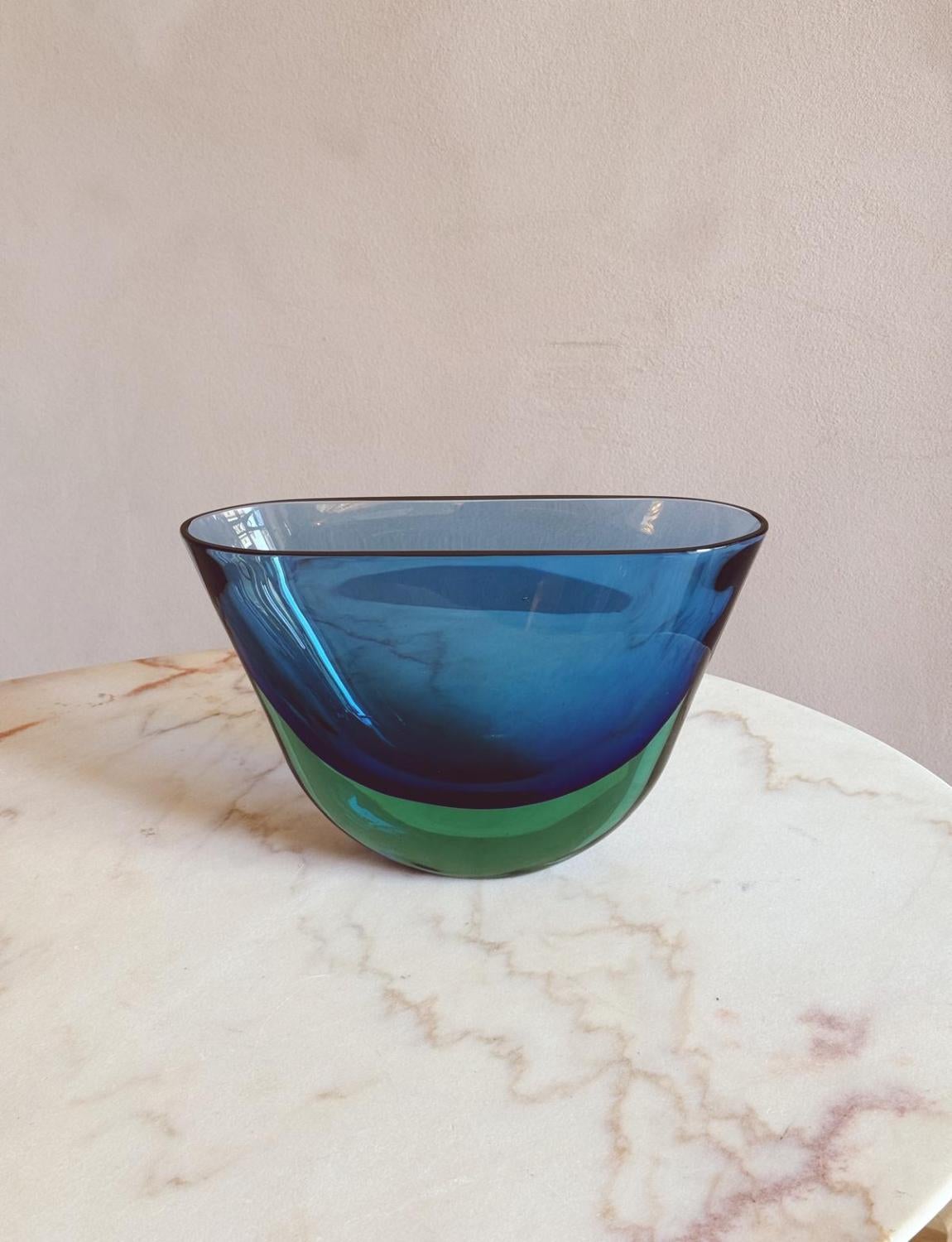 1960s Large Blue Flavio Poli Sommerso Vase en Bueno estado para la venta en Florence, Tuscany