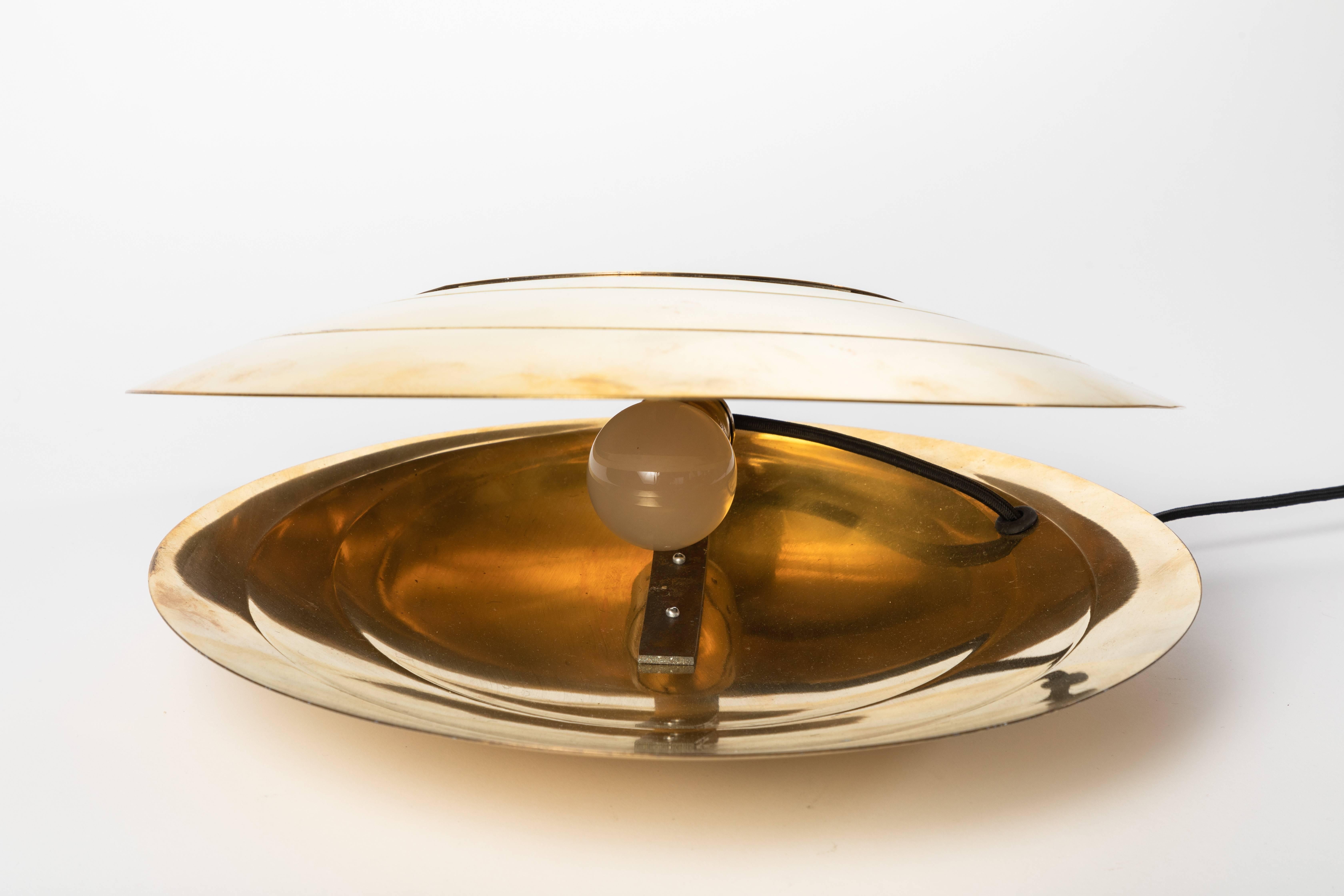 1960s Large Brass Clamshell Table Lamp by Angelo Brotto 3