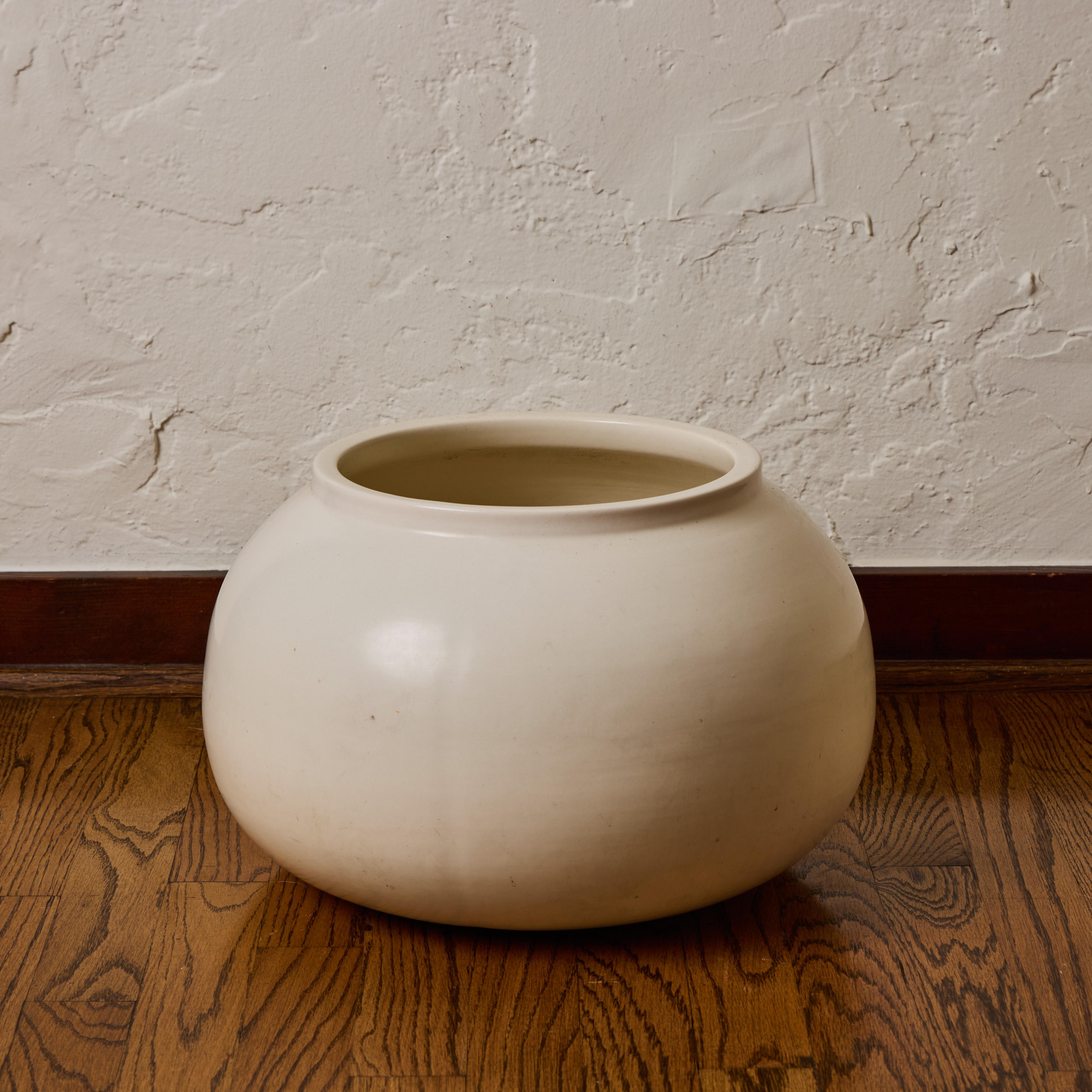 1960s Large Ceramic Planter Attributed to John Follis for Architectural Pottery (Glasiert) im Angebot