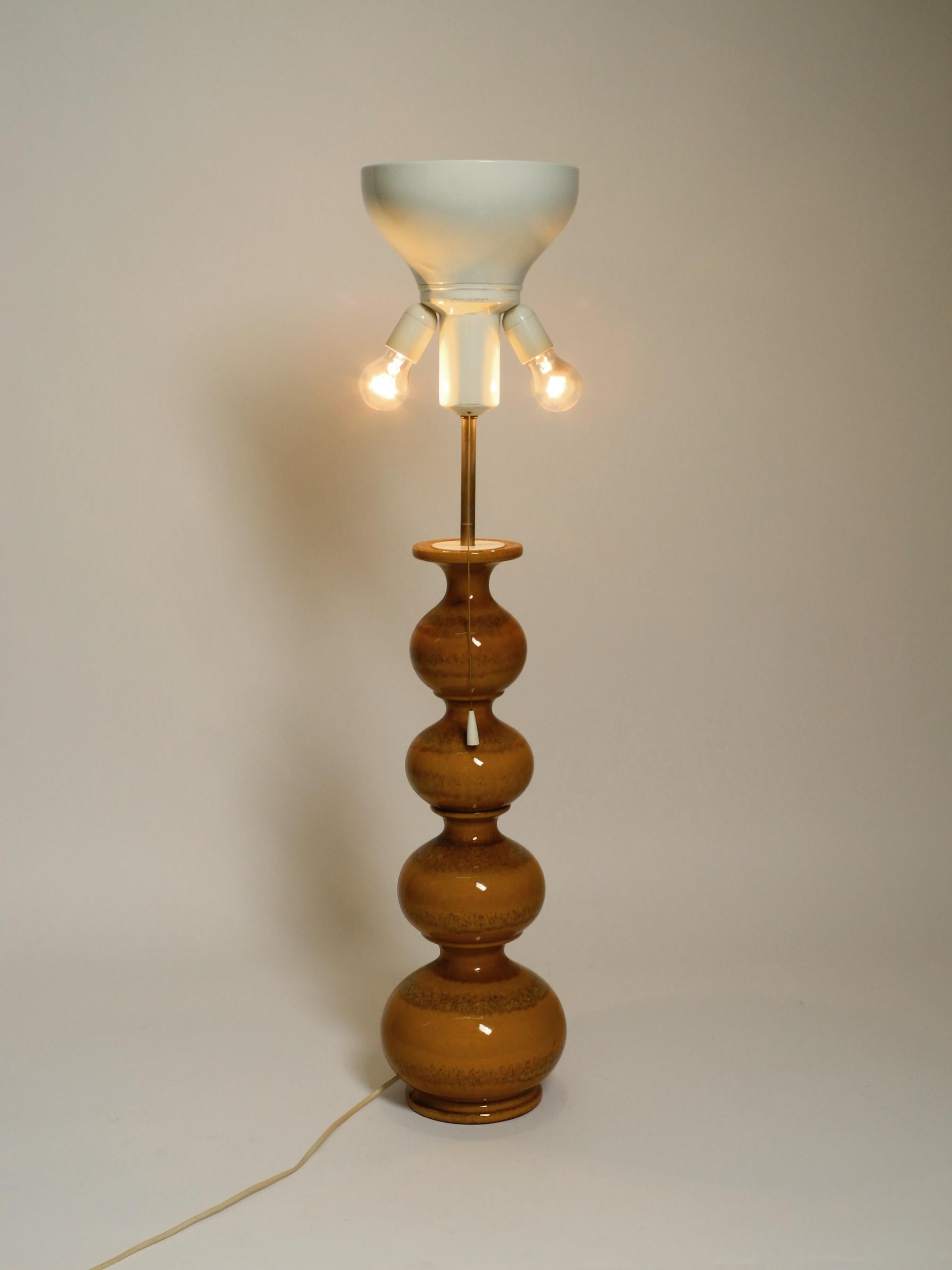 Mid-Century Modern 1960s large ceramic table or floor lamp in light brown from Kaiser Leuchten