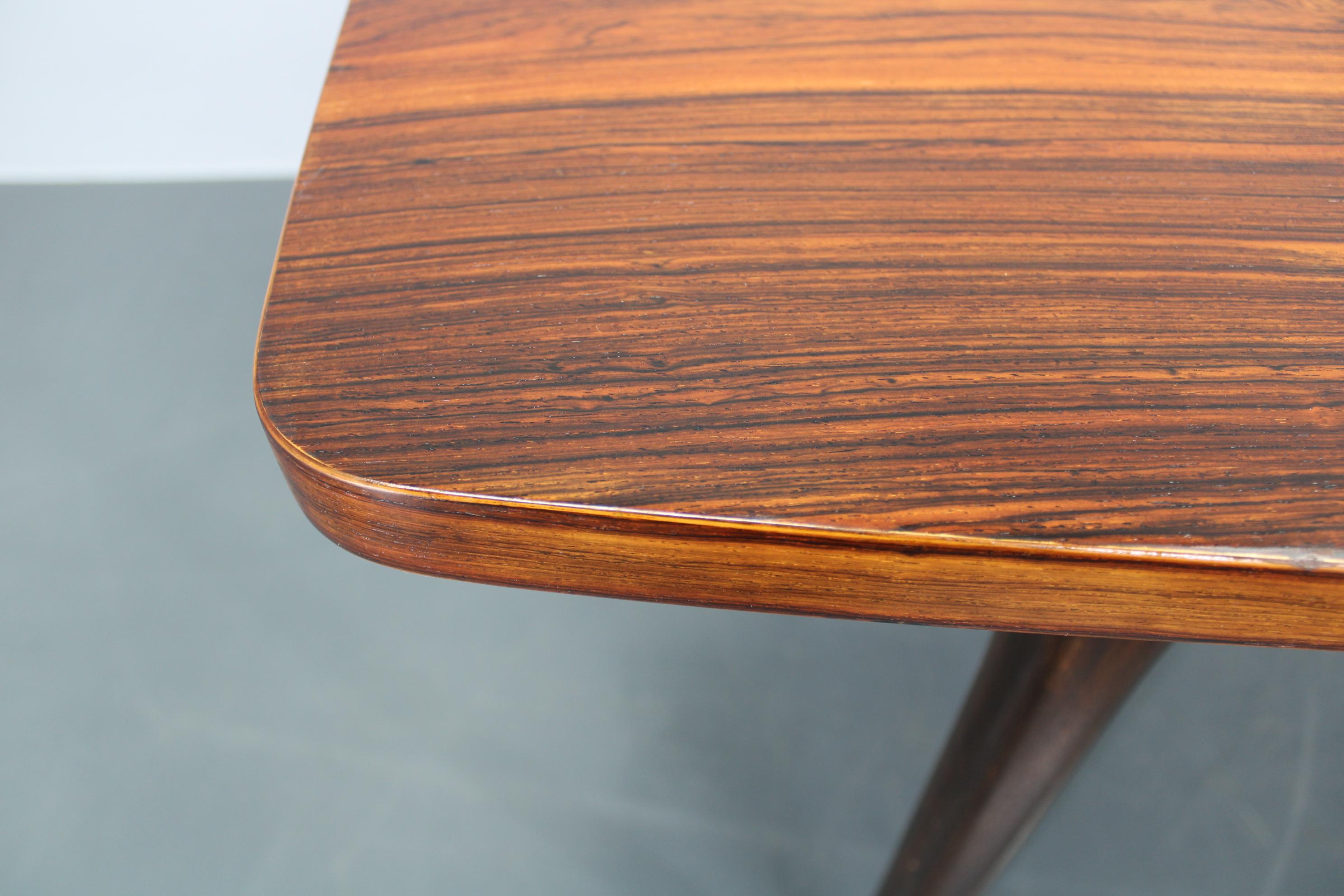 Gran mesa de comedor danesa de madera de los años 60 en Bueno estado para la venta en Praha, CZ
