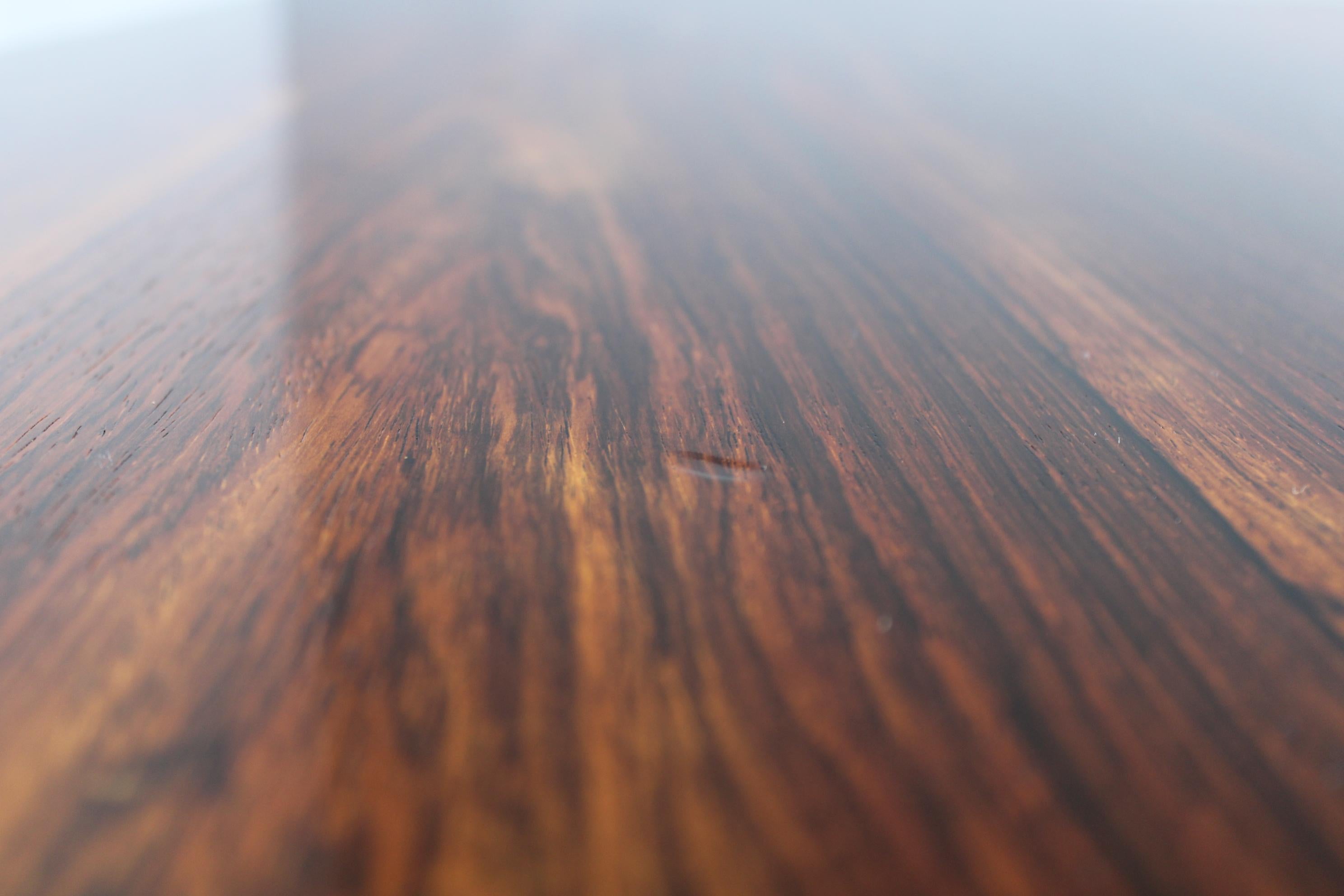 Gran mesa de comedor danesa de madera de los años 60 en venta 2