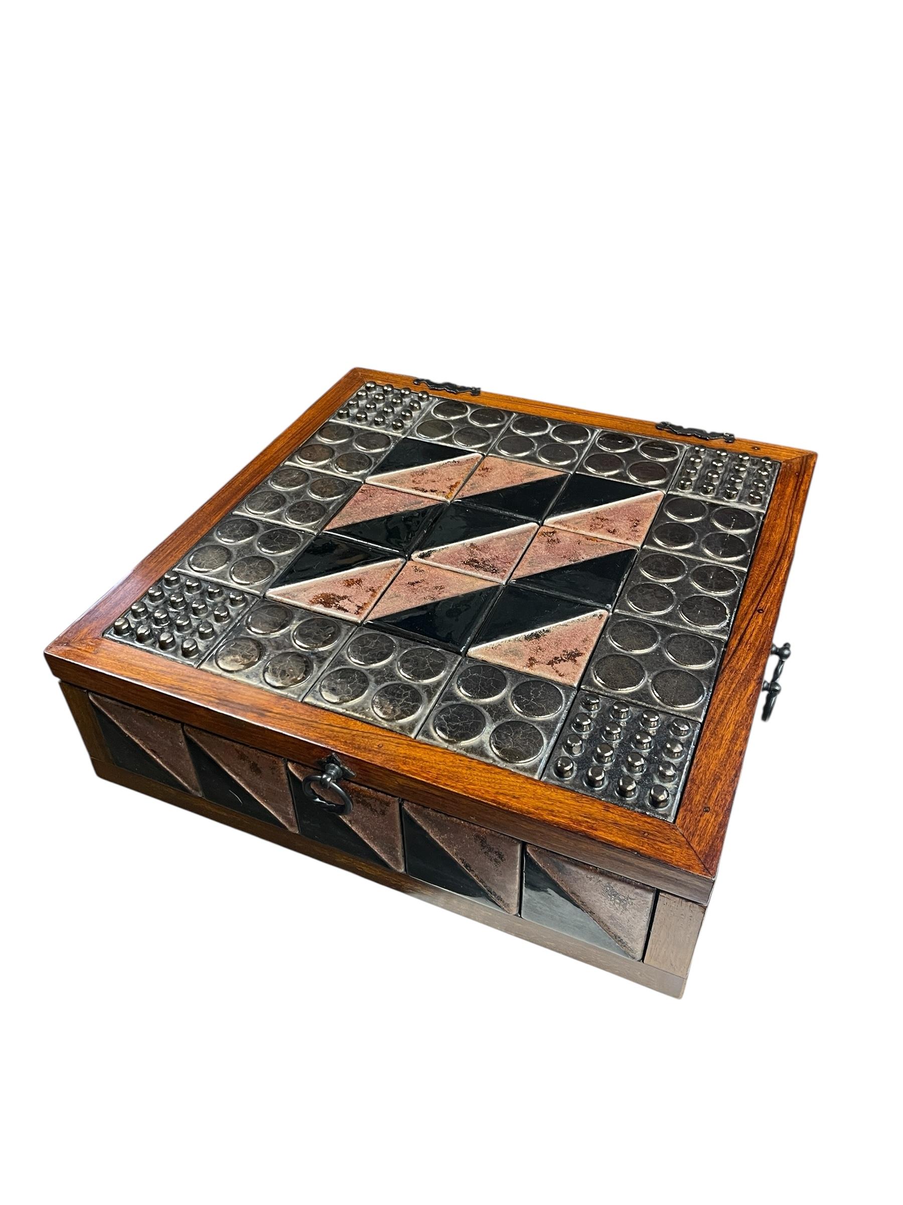 1960's Large decorative box In Good Condition For Sale In Bois-Colombes, FR