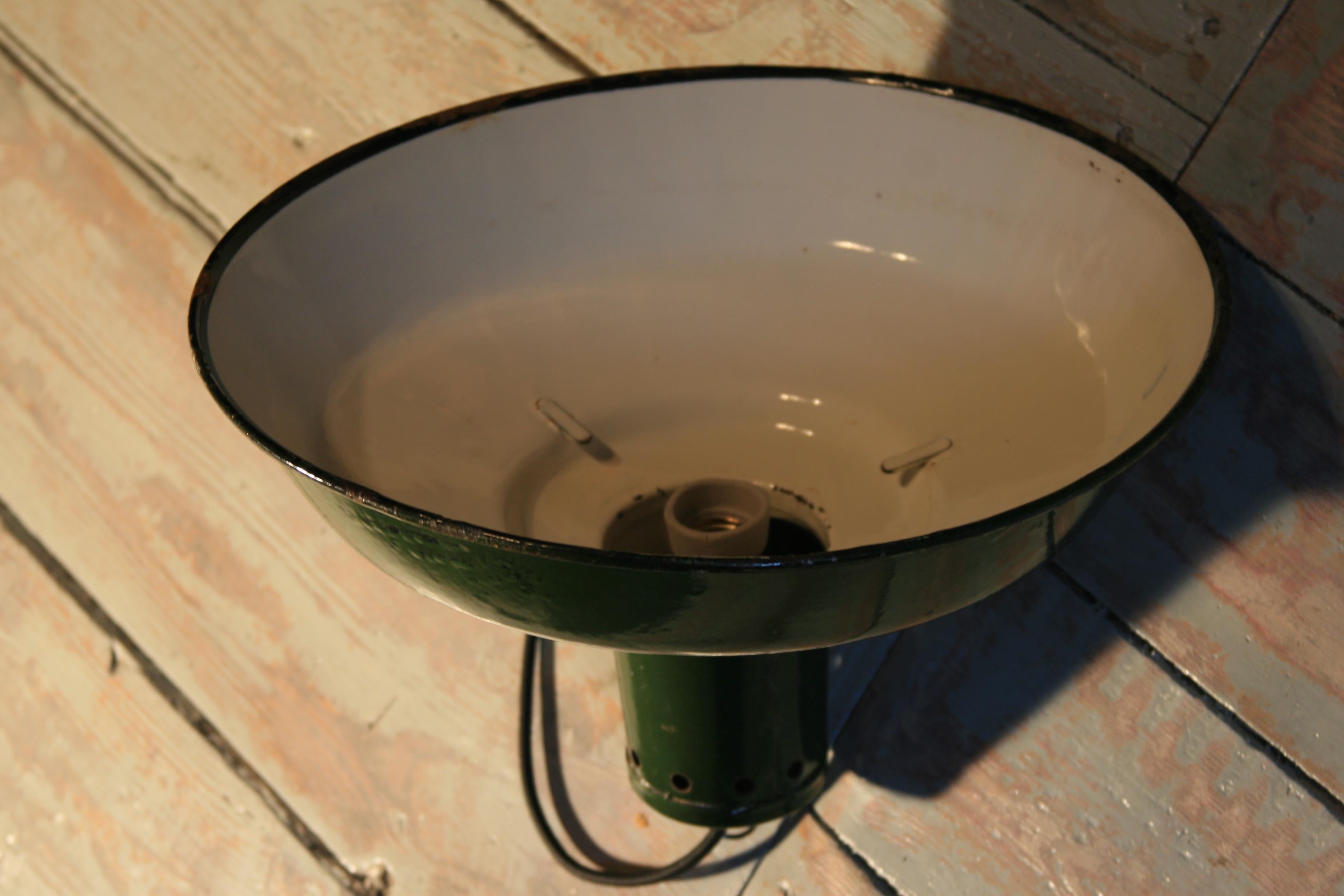 1960s Large Enamelled Factory Lamp Model 33 Mi 'Green Version' For Sale 1