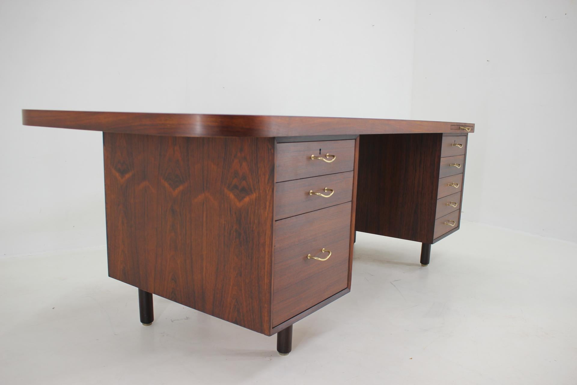 1960s Large Exclusive Free Standing Palisander Desk For Sale 2