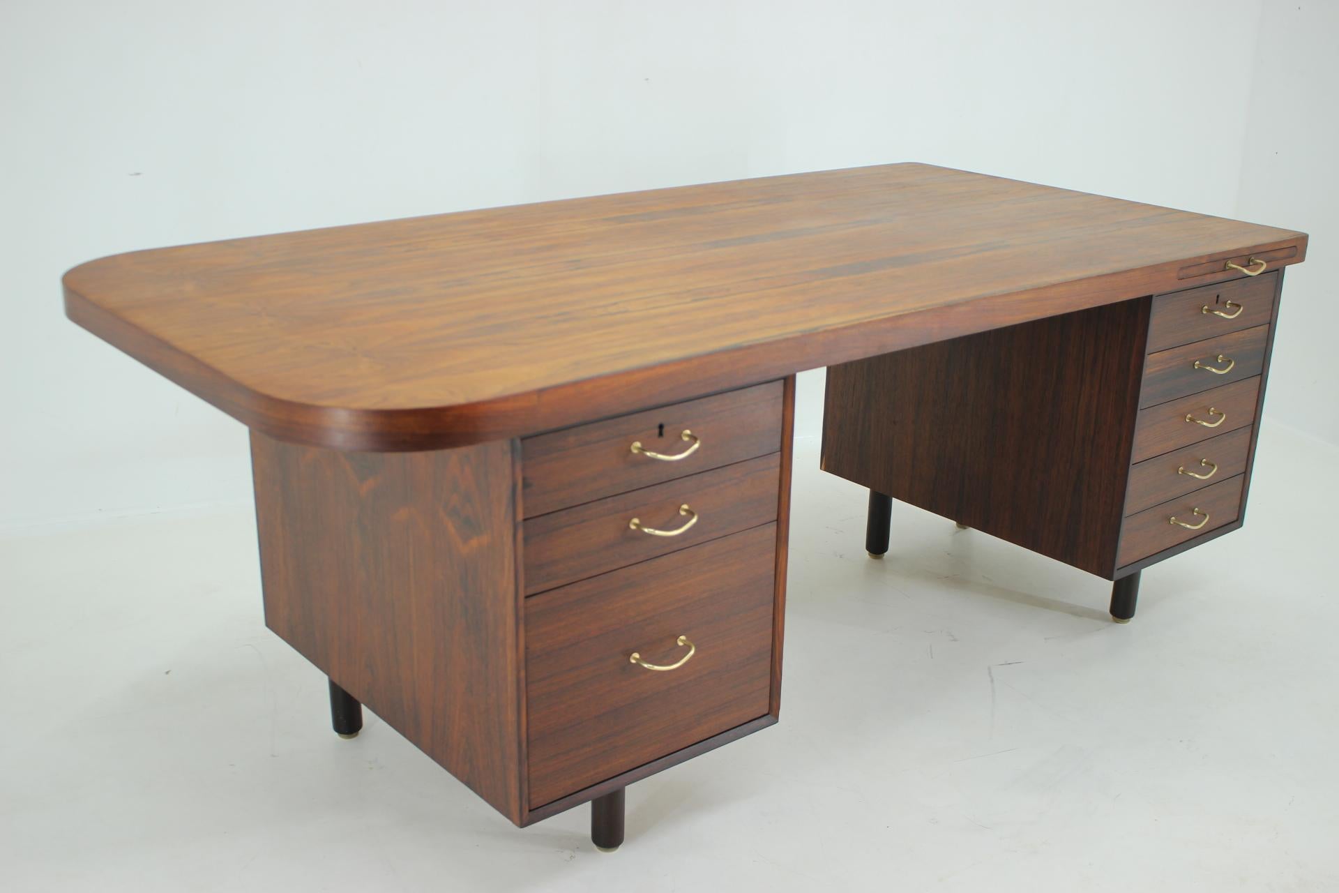 1960s Large Exclusive Free Standing Palisander Desk For Sale 3