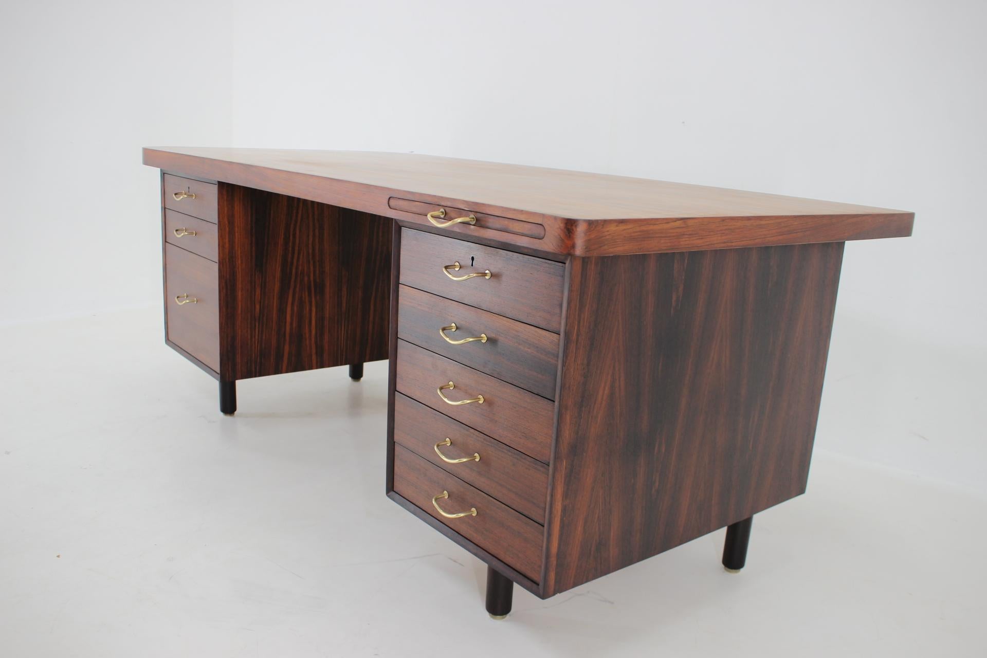 1960s Large Exclusive Free Standing Palisander Desk For Sale 4