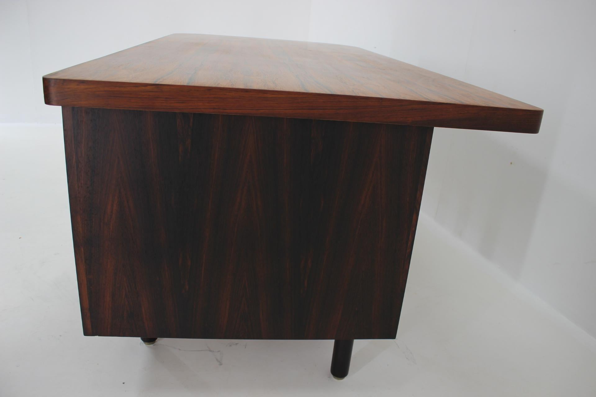 1960s Large Exclusive Free Standing Palisander Desk For Sale 6