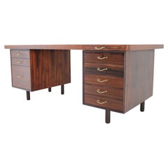 1960s Grand bureau exclusif en palissandre sur pied