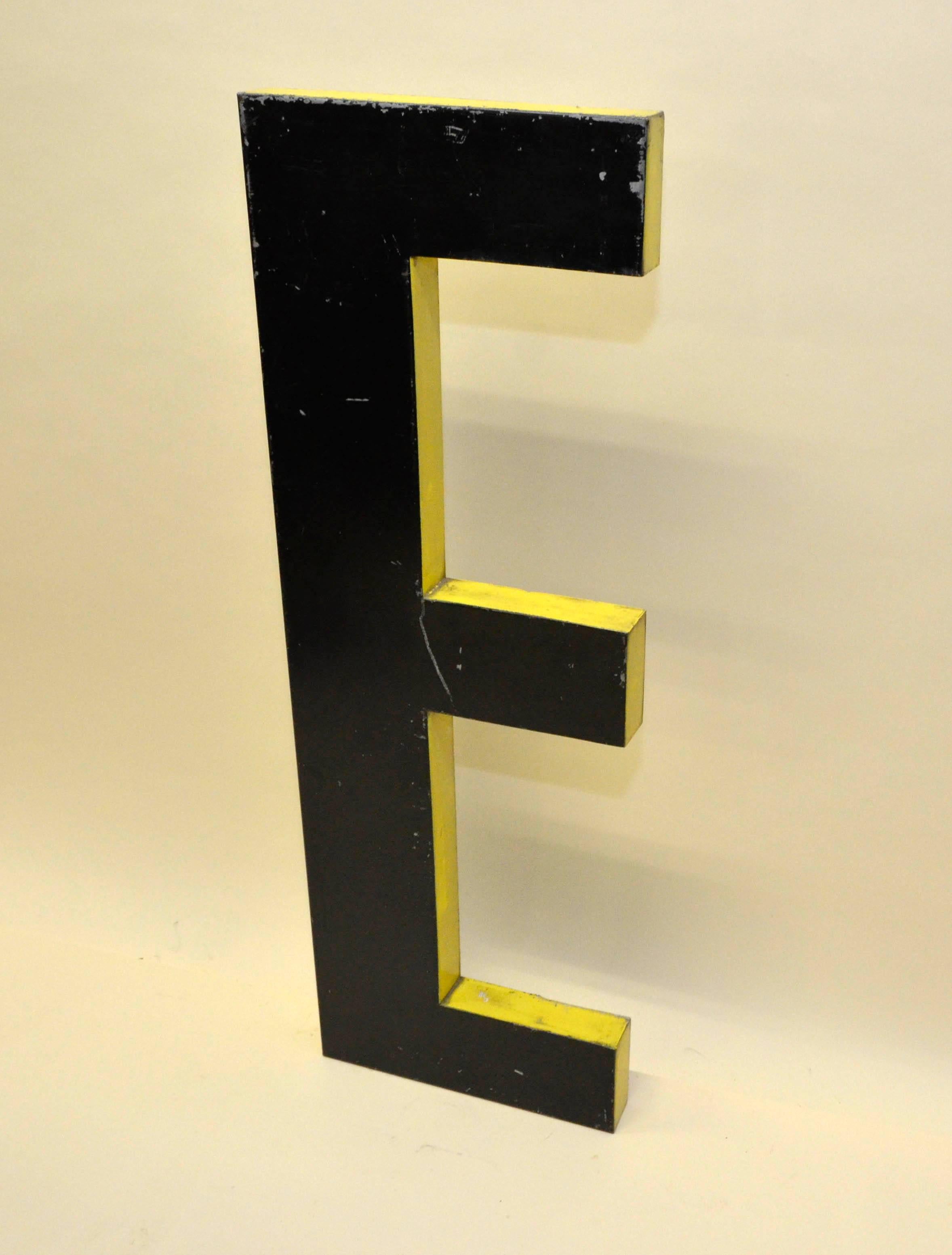 french letter e