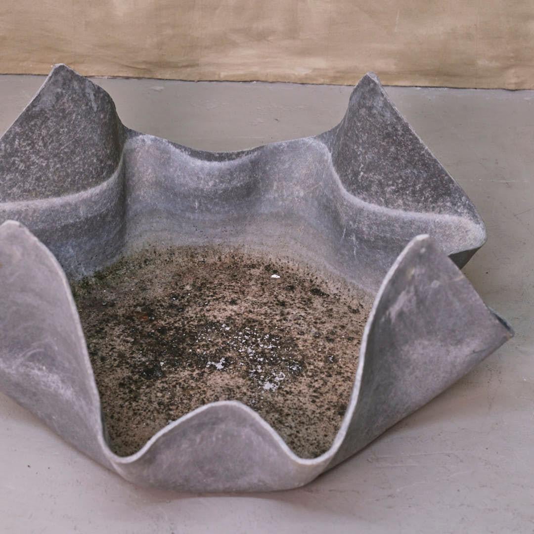 Jardinera grande de pañuelo de hormigón Willy Guhl, años 60 en Bueno Estado en Los Angeles, CA