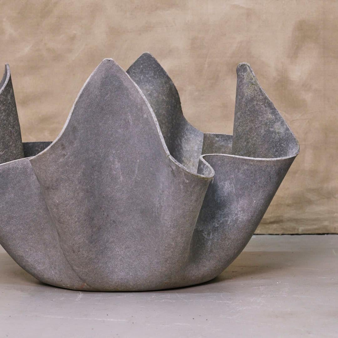 Jardinera grande de pañuelo de hormigón Willy Guhl, años 60 en Bueno estado para la venta en Los Angeles, CA