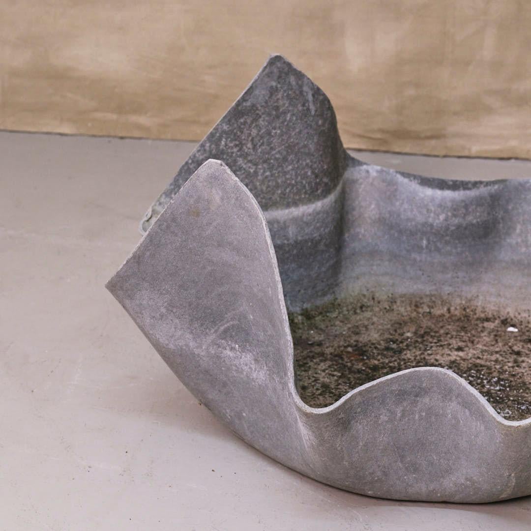 Jardinera grande de pañuelo de hormigón Willy Guhl, años 60 mediados del siglo XX