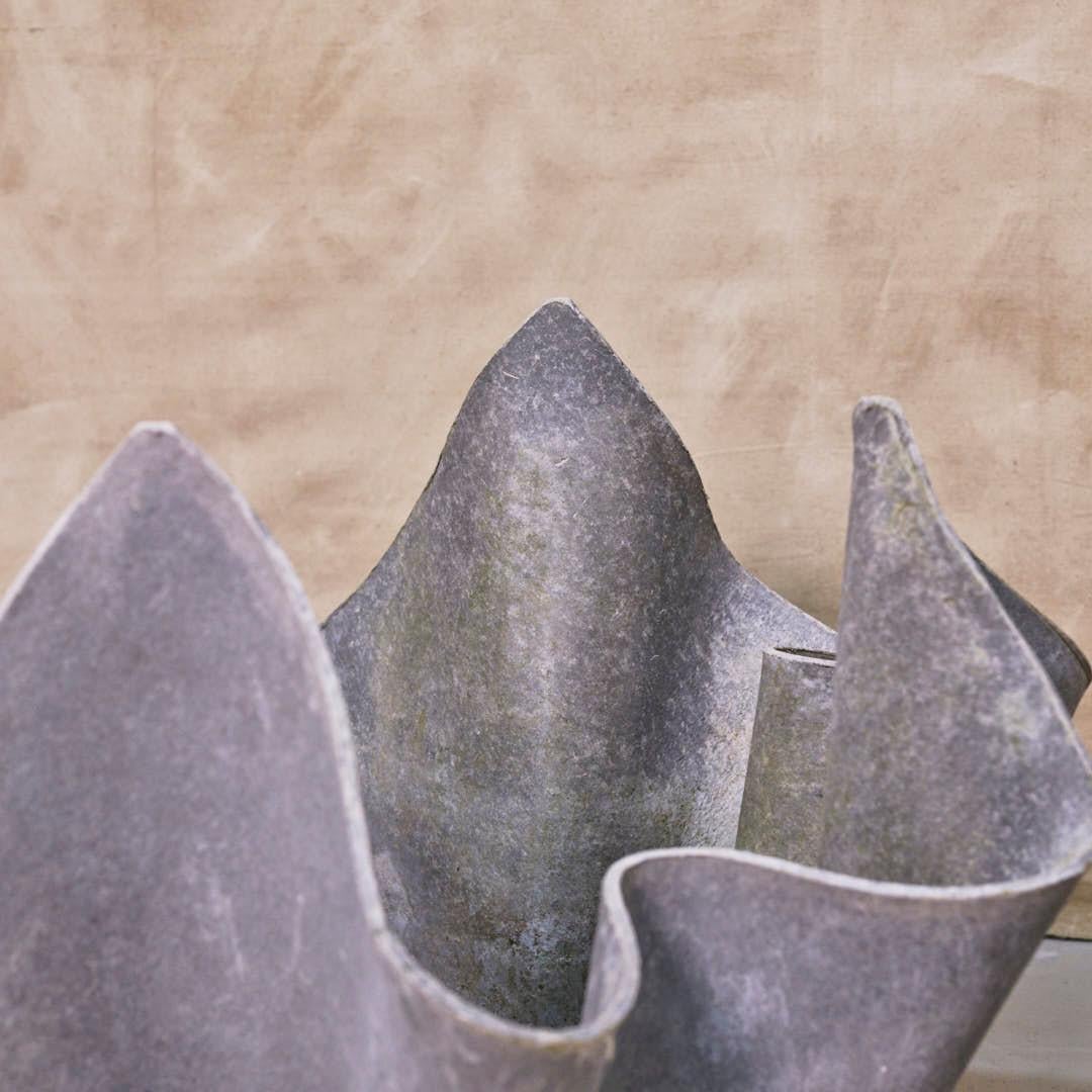 Jardinera grande de pañuelo de hormigón Willy Guhl, años 60 Concreto en venta