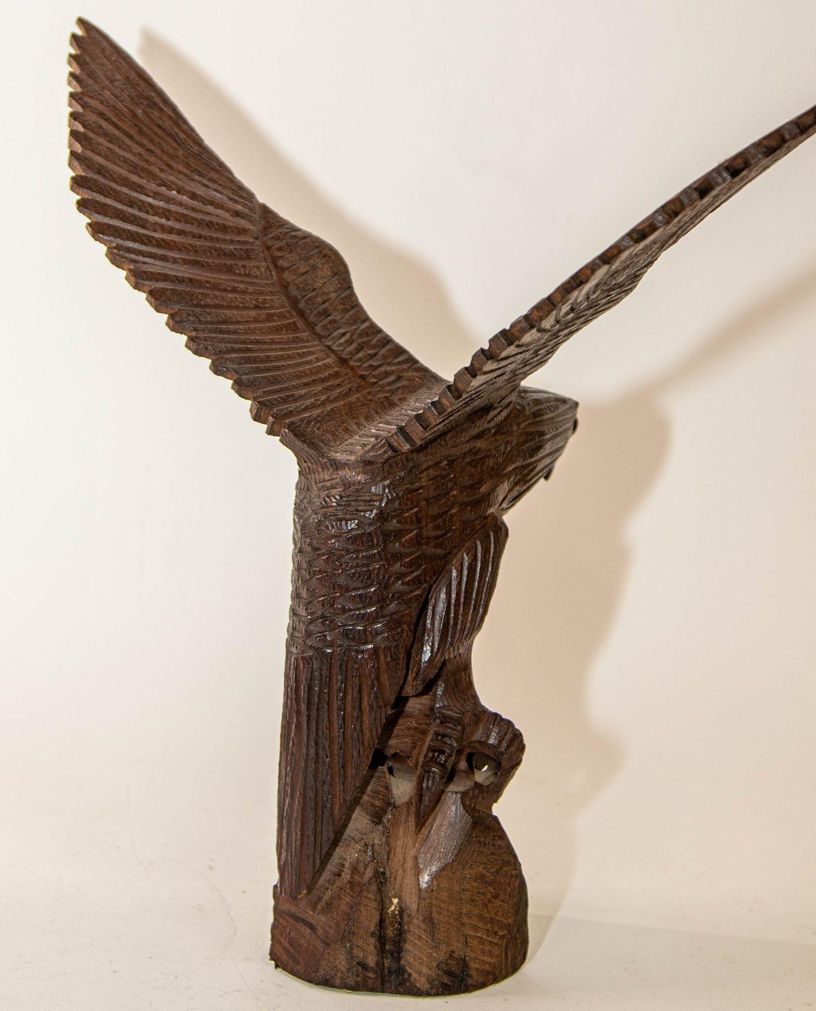 1960s Large Hand-carved Iron Wood American Bald Eagle Art Sculpture In Good Condition For Sale In North Hollywood, CA
