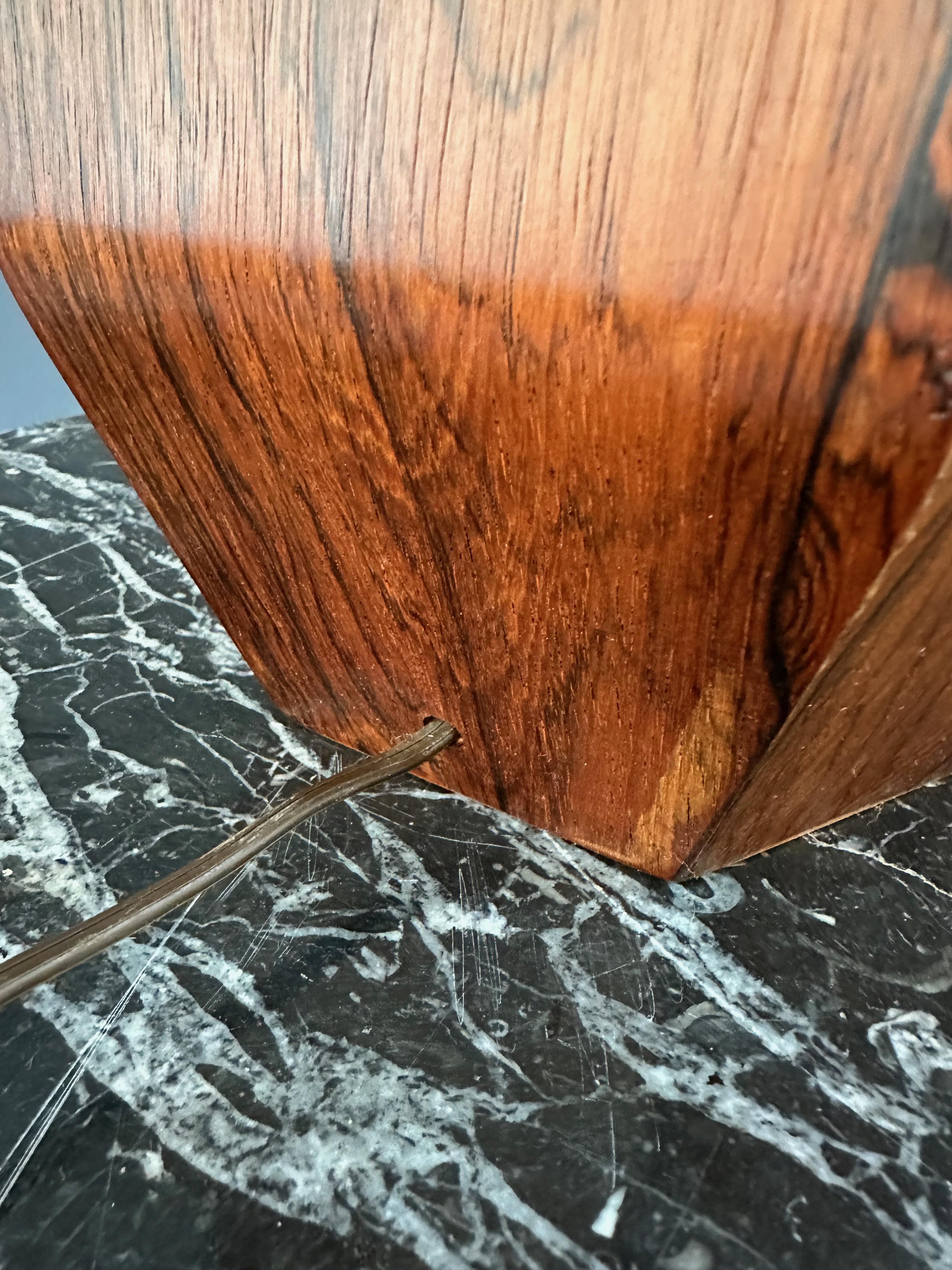 1960 Gran lámpara de sobremesa danesa hexagonal de palisandro Mediados de siglo Moderno de mediados de siglo en venta