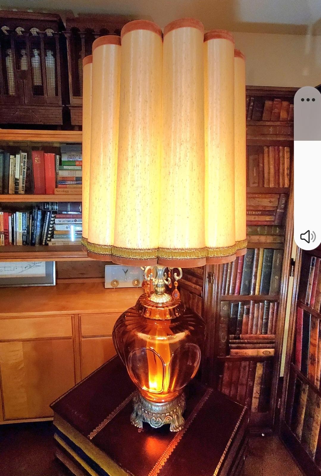 1960s Large Hollywood Regency Amber Glass Table Lamp For Sale 2
