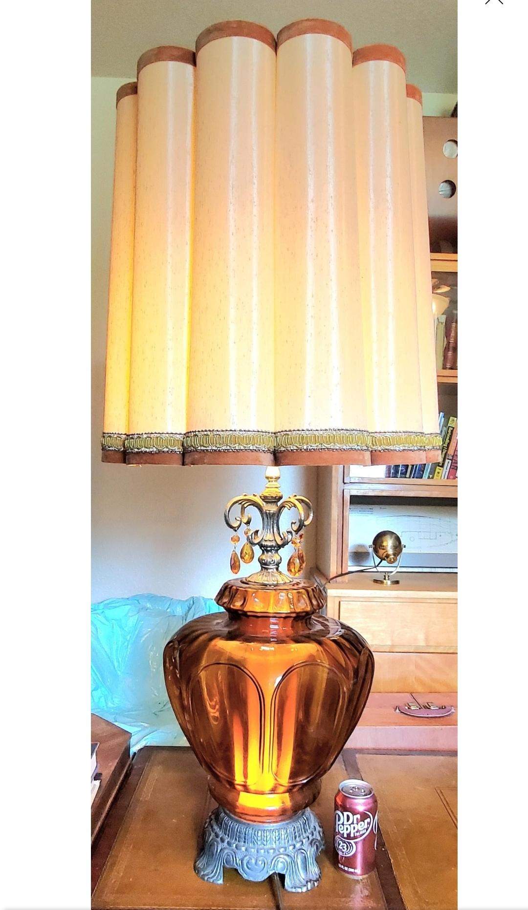 1960s Large Hollywood Regency Amber Glass Table Lamp For Sale 3