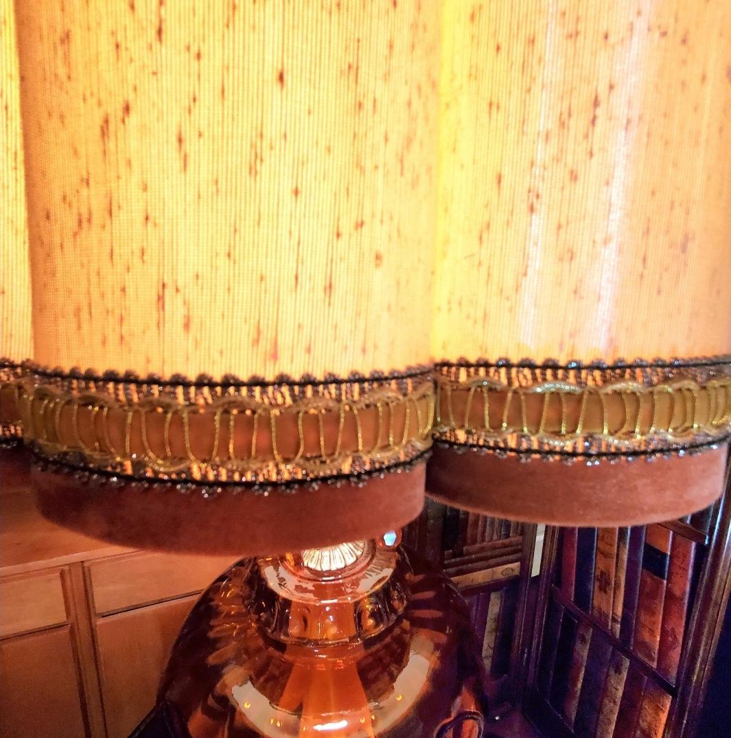 Fabric 1960s Large Hollywood Regency Amber Glass Table Lamp For Sale