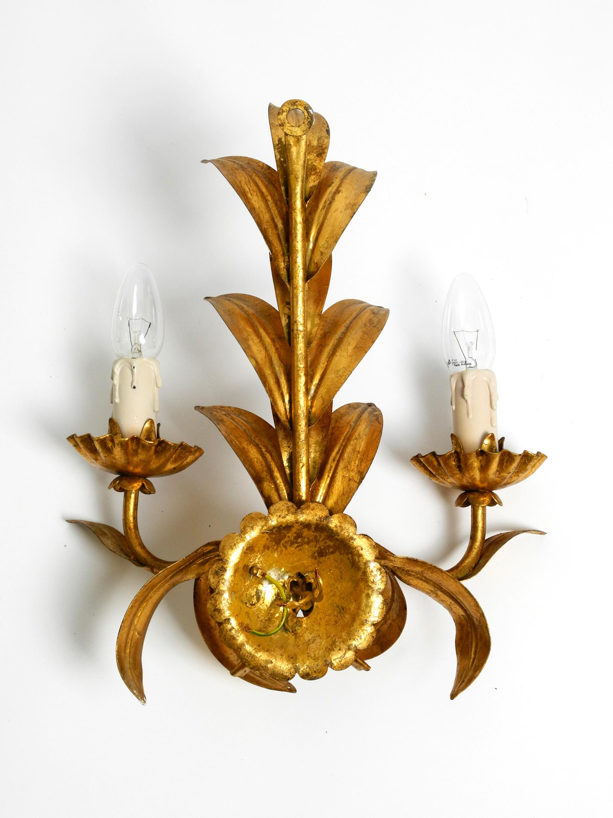 Metal 1960s, Large Italian Gilded Florentine Wall Lamp For Sale