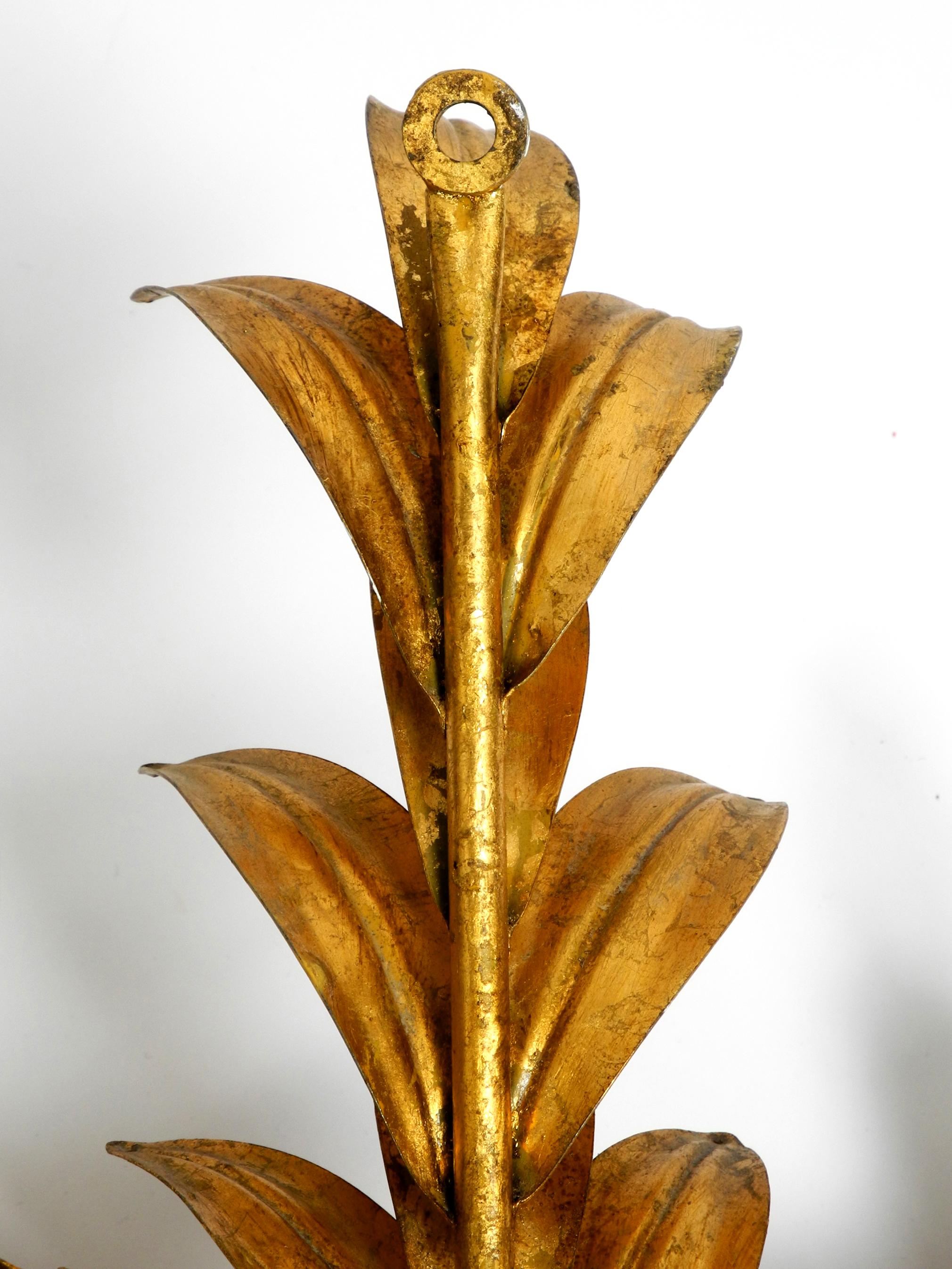 1960er Jahre, Große italienische vergoldete Florentine Wandlampe (Mitte des 20. Jahrhunderts)