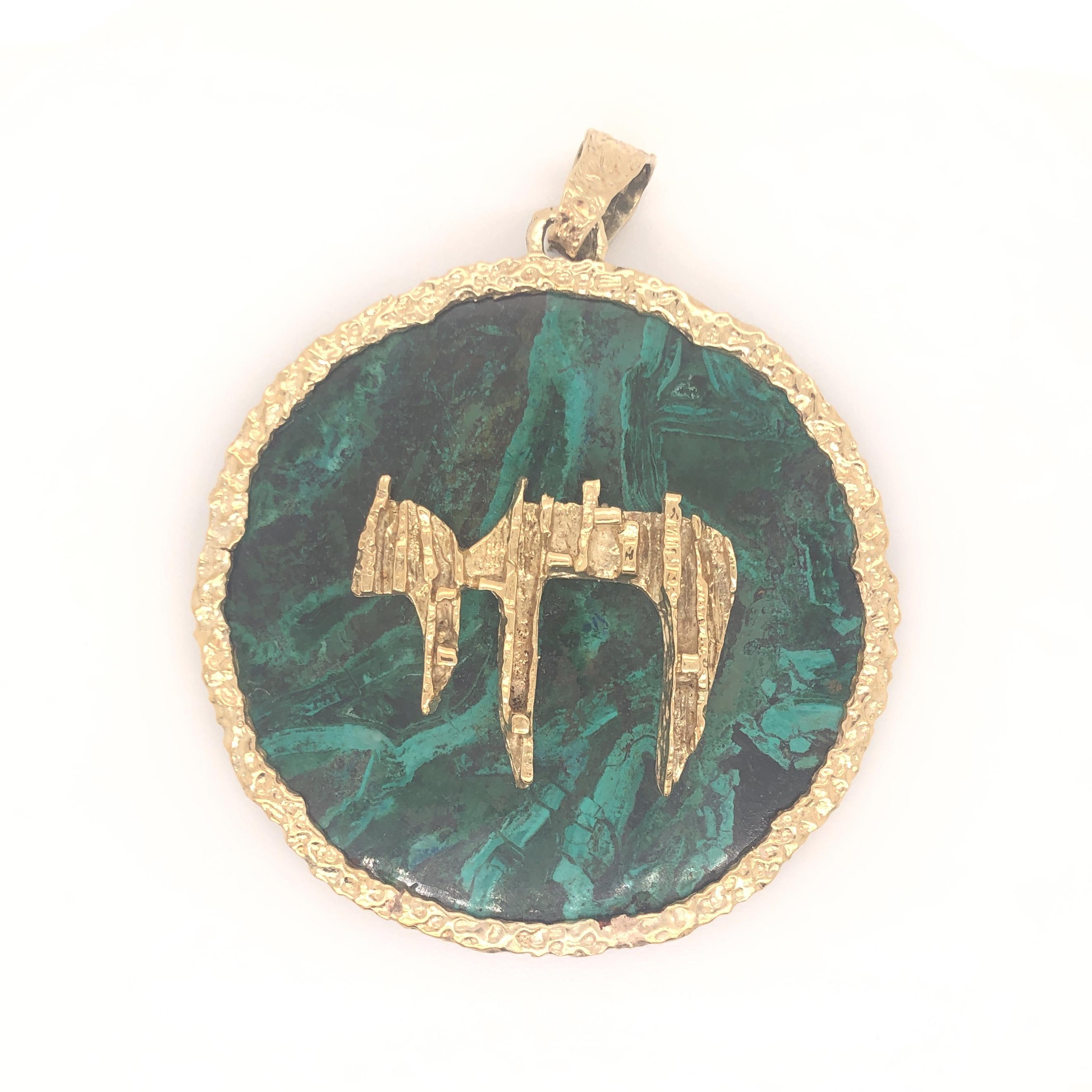 Women's or Men's 1960s Large Italian Malachite Chai Gold Pendant and Chain from Rabbi's Estate