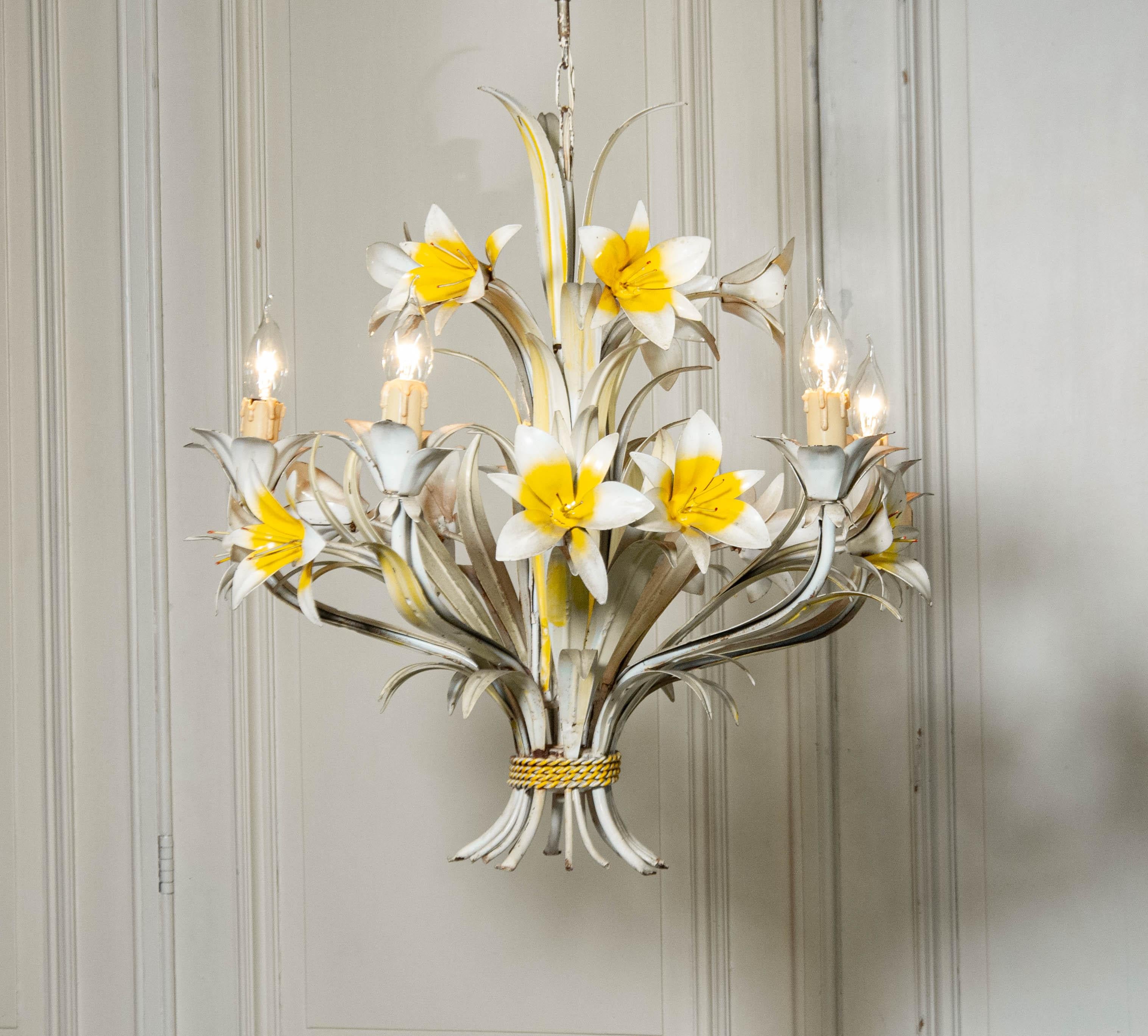 Lampadario Lely Tole in metallo anni '60 di grandi dimensioni In condizioni buone in vendita a Silvolde, Gelderland