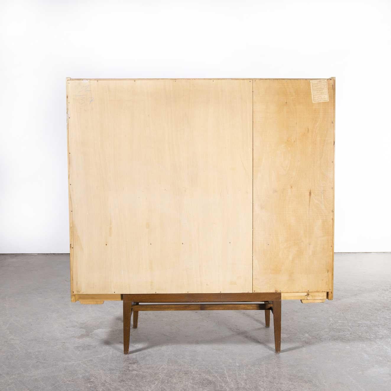 1960’s Large mid-century glass fronted cabinet – Up Zavody
1960’s Large mid-century glass fronted cabinet – Up Zavody. Superb practical piece of mid century storage by the Czech maker Up Zavody and designed by Frantisek Mezulanik. Czech was a large