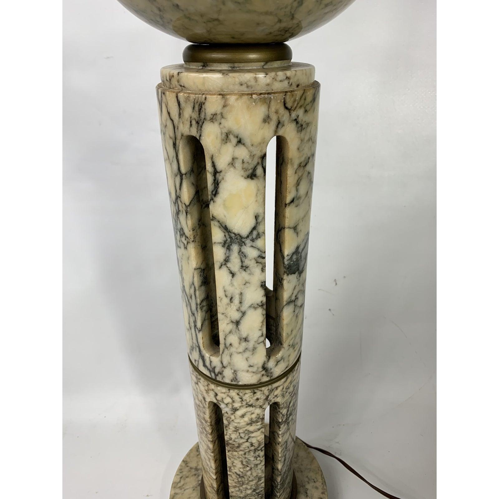 1960s Large Mid-Century Modern Alabaster Table Lamp In Good Condition For Sale In Esperance, NY