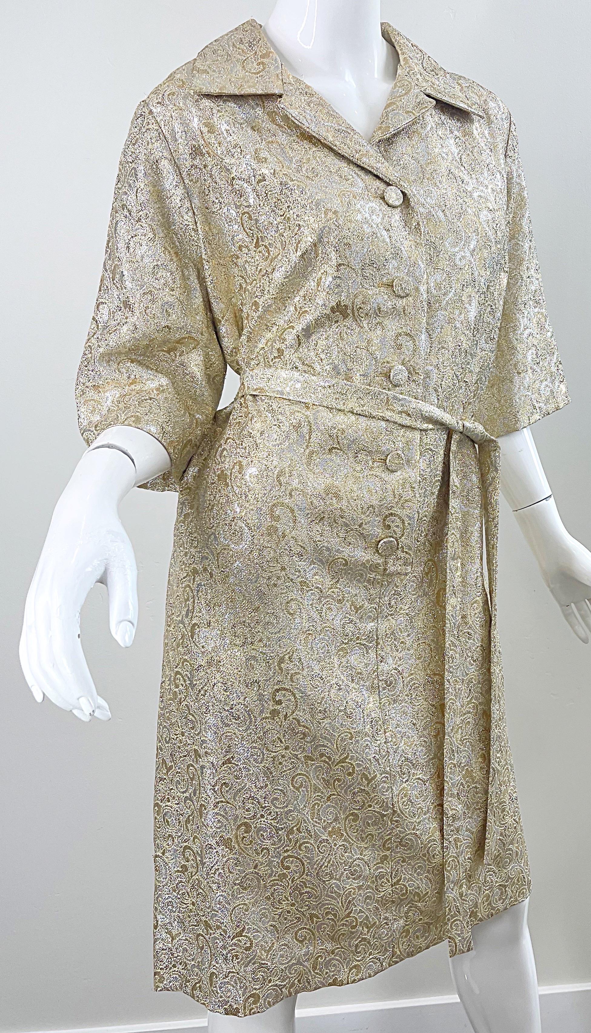 1960s Large Plus Size Gold Silver Silk Brocade Vintage 60s Belted Shirt Dress For Sale 7