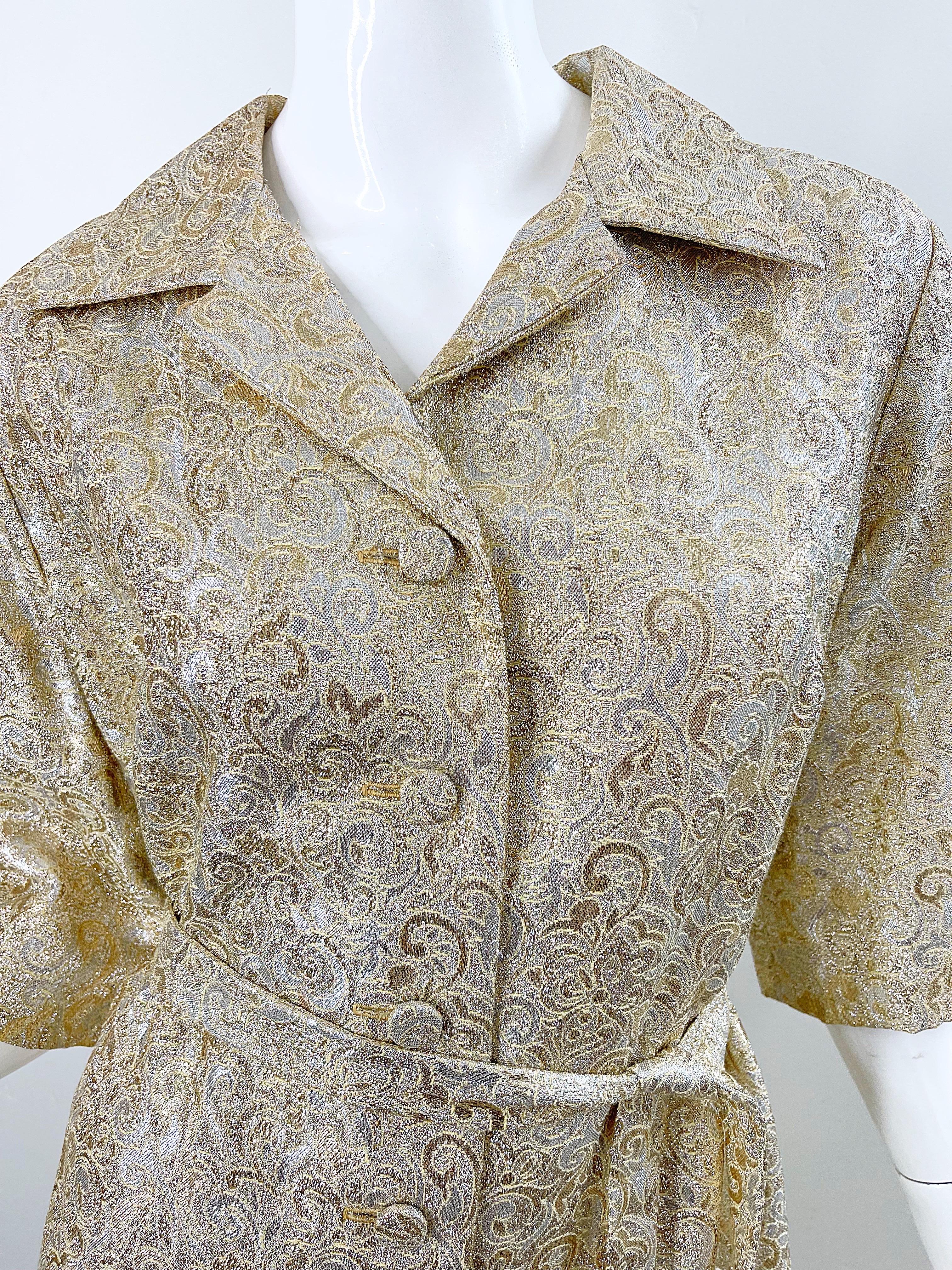 1960s Large Plus Size Gold Silver Silk Brocade Vintage 60s Belted Shirt Dress In Excellent Condition For Sale In San Diego, CA