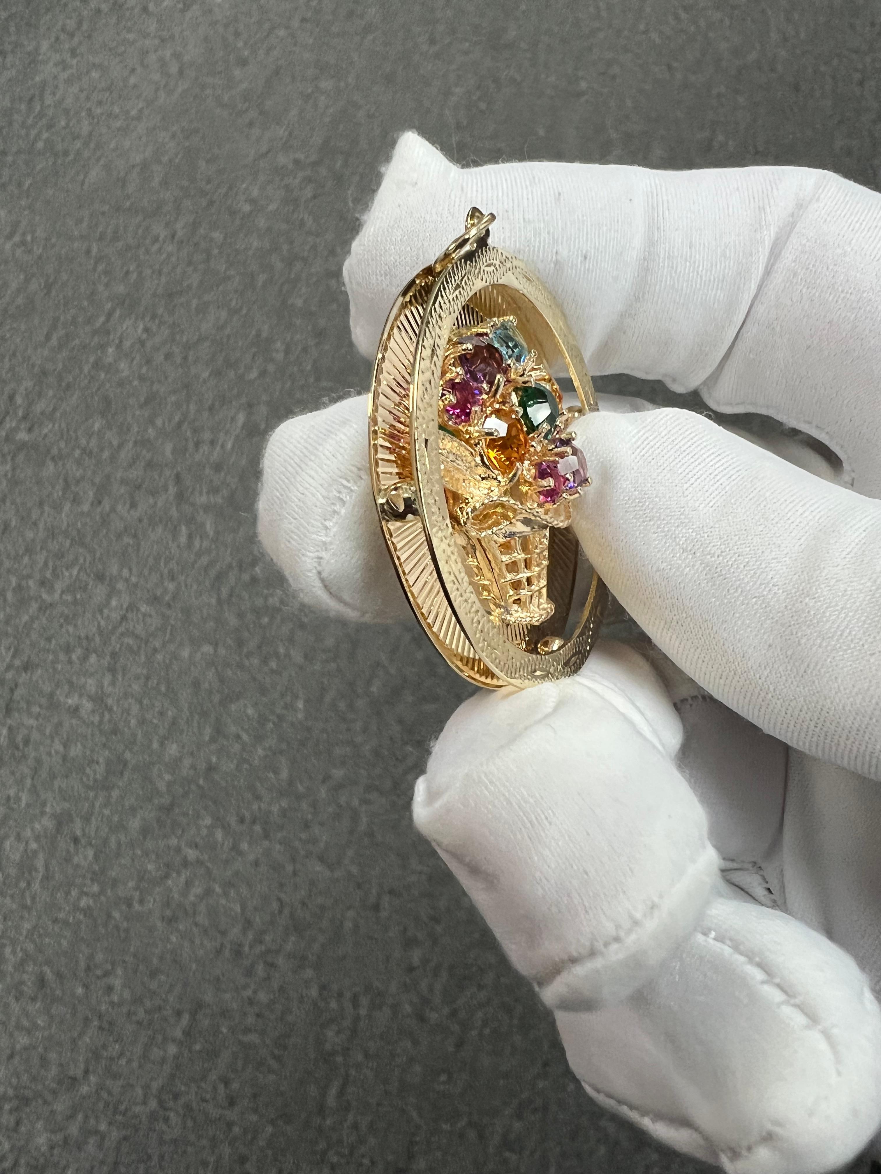 Cesto di pietre a forma di scatola d'ombra grande degli anni '60 in oro giallo 14k - ciondolo charme in vendita 3