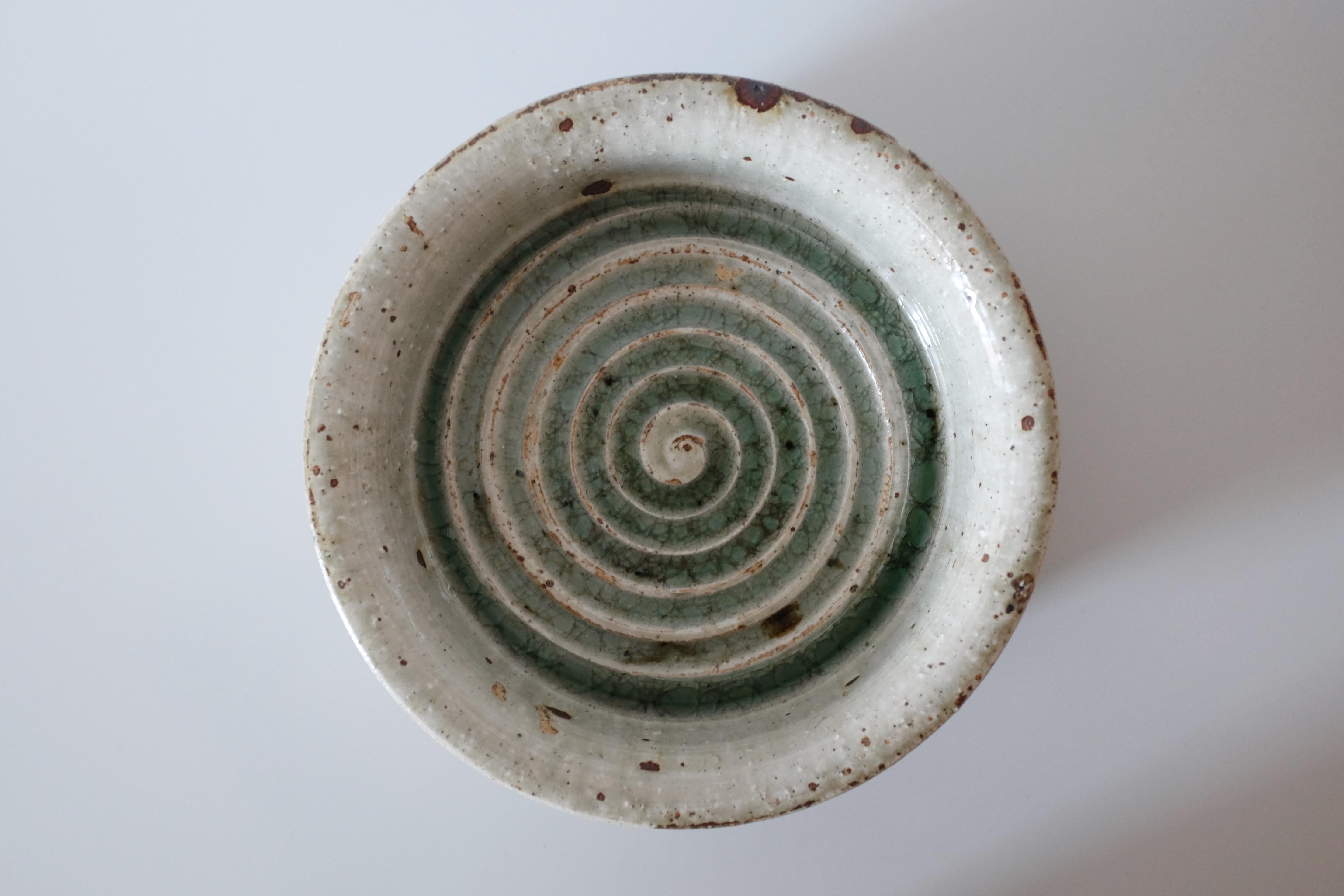Hand-Crafted 1960s Large Stoneware Plate by Marianne Westman For Sale