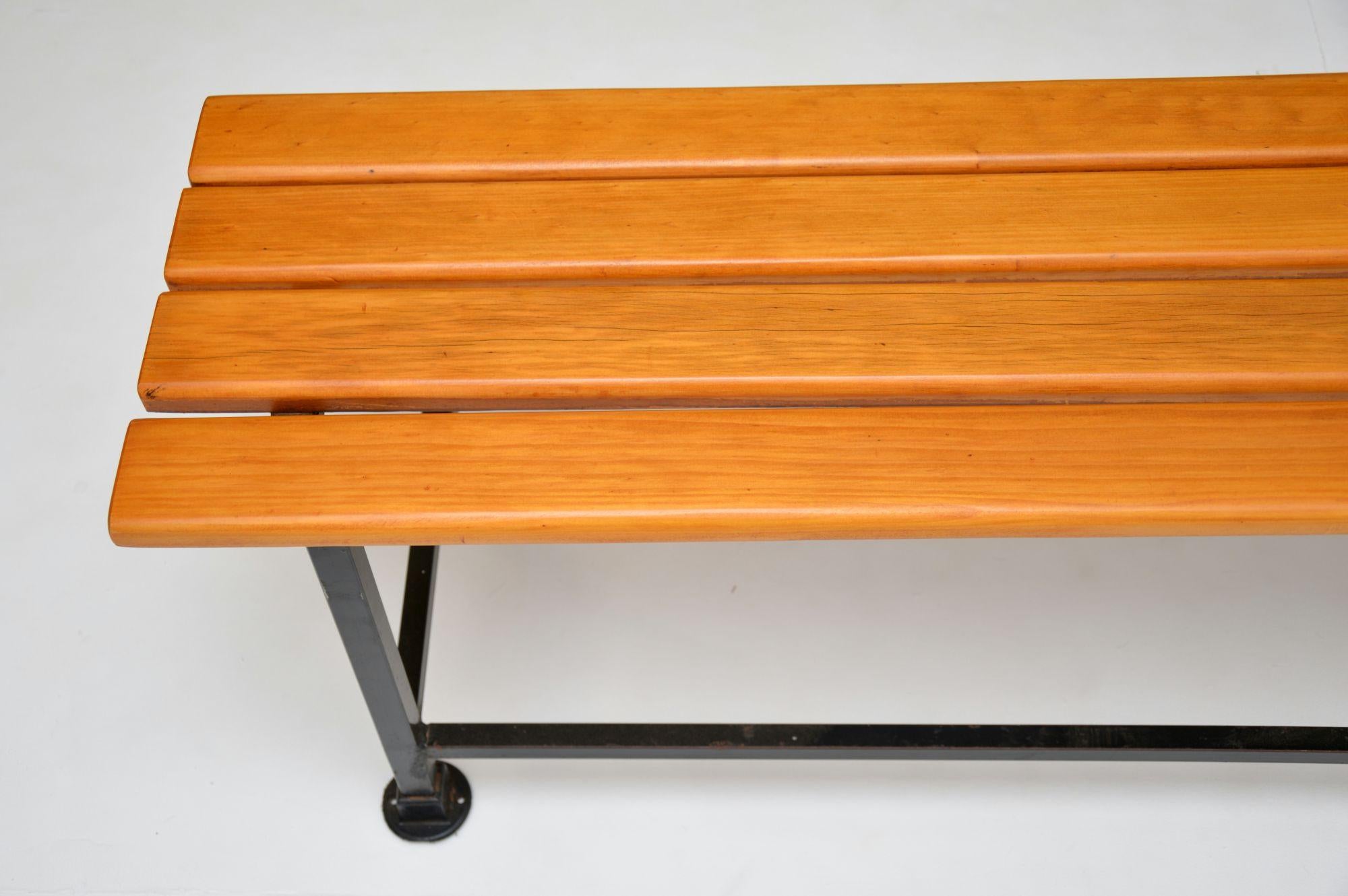 1960s Large Vintage Walnut Bench In Good Condition For Sale In London, GB
