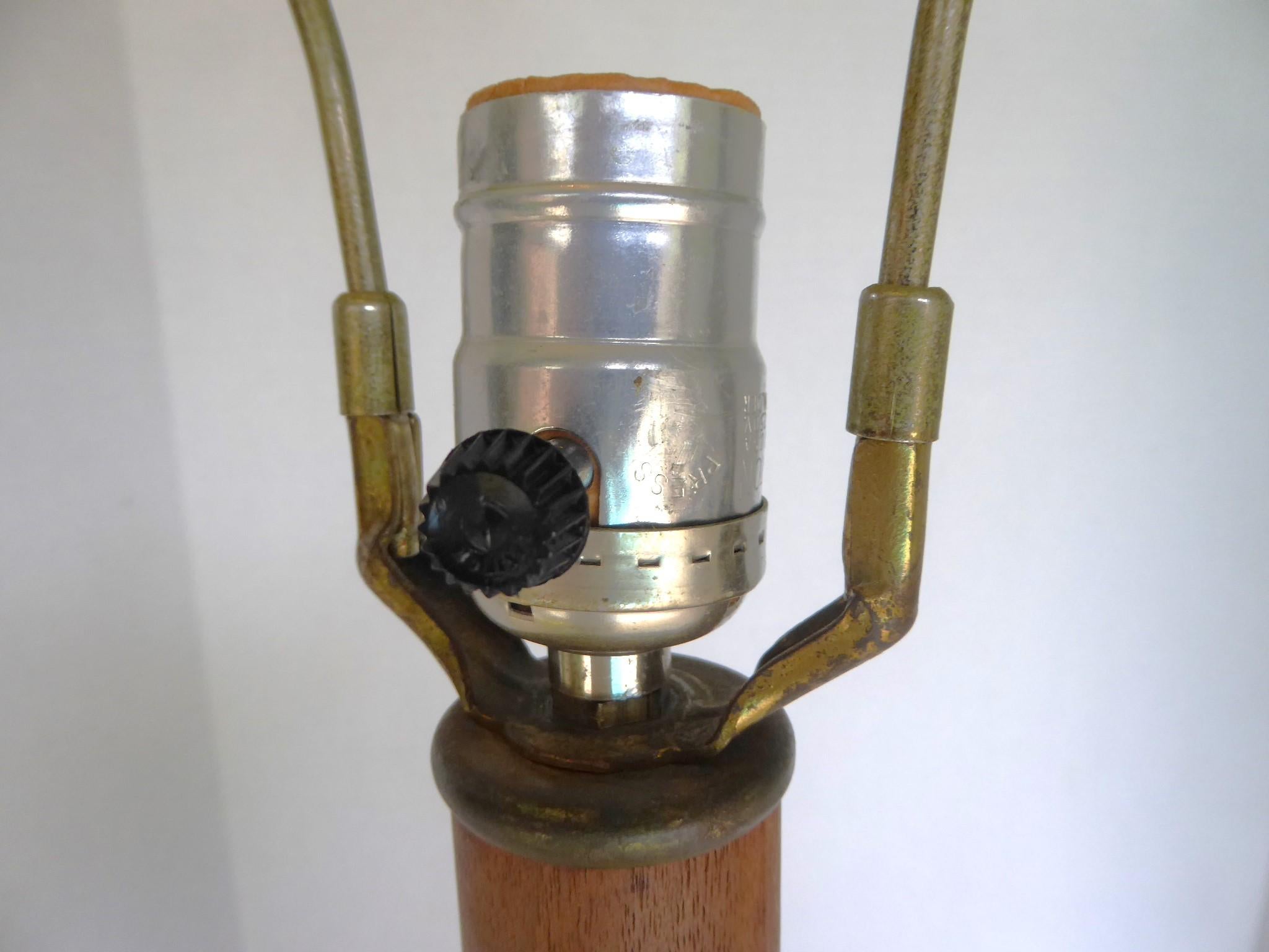 1960 Laurel Lighting Lampada da tavolo in sughero/teak/metallo, stile Mid Century Modern In condizioni buone in vendita a Miami, FL