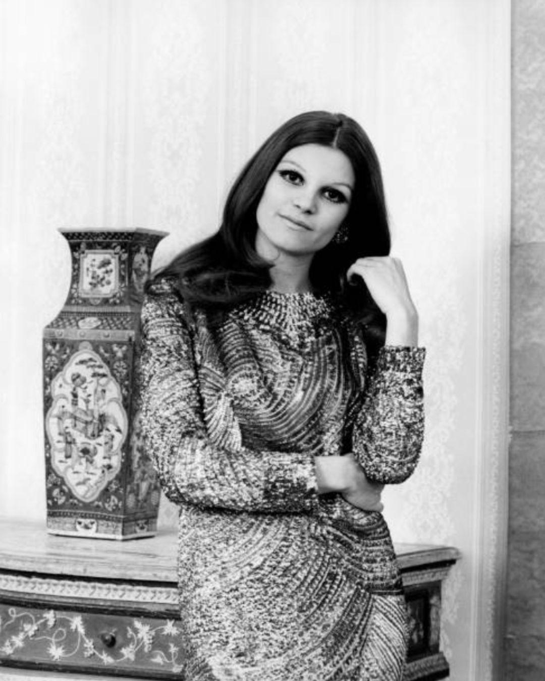 1960 Lauretta Alta Moda Robe à paillettes bleu et violet en vente 5