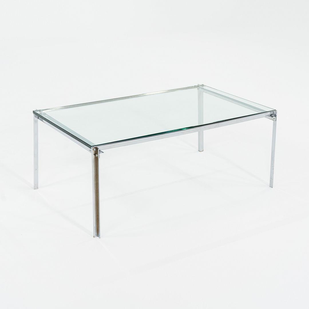 Si tratta di un tavolo da cocktail rettangolare, progettato nel 1958 dagli architetti William Katavolos, Ross Littell e Douglas Kelley per Laverne Originals. Il prezzo indicato comprende un tavolo e abbiamo due tavoli disponibili per l'acquisto. Il