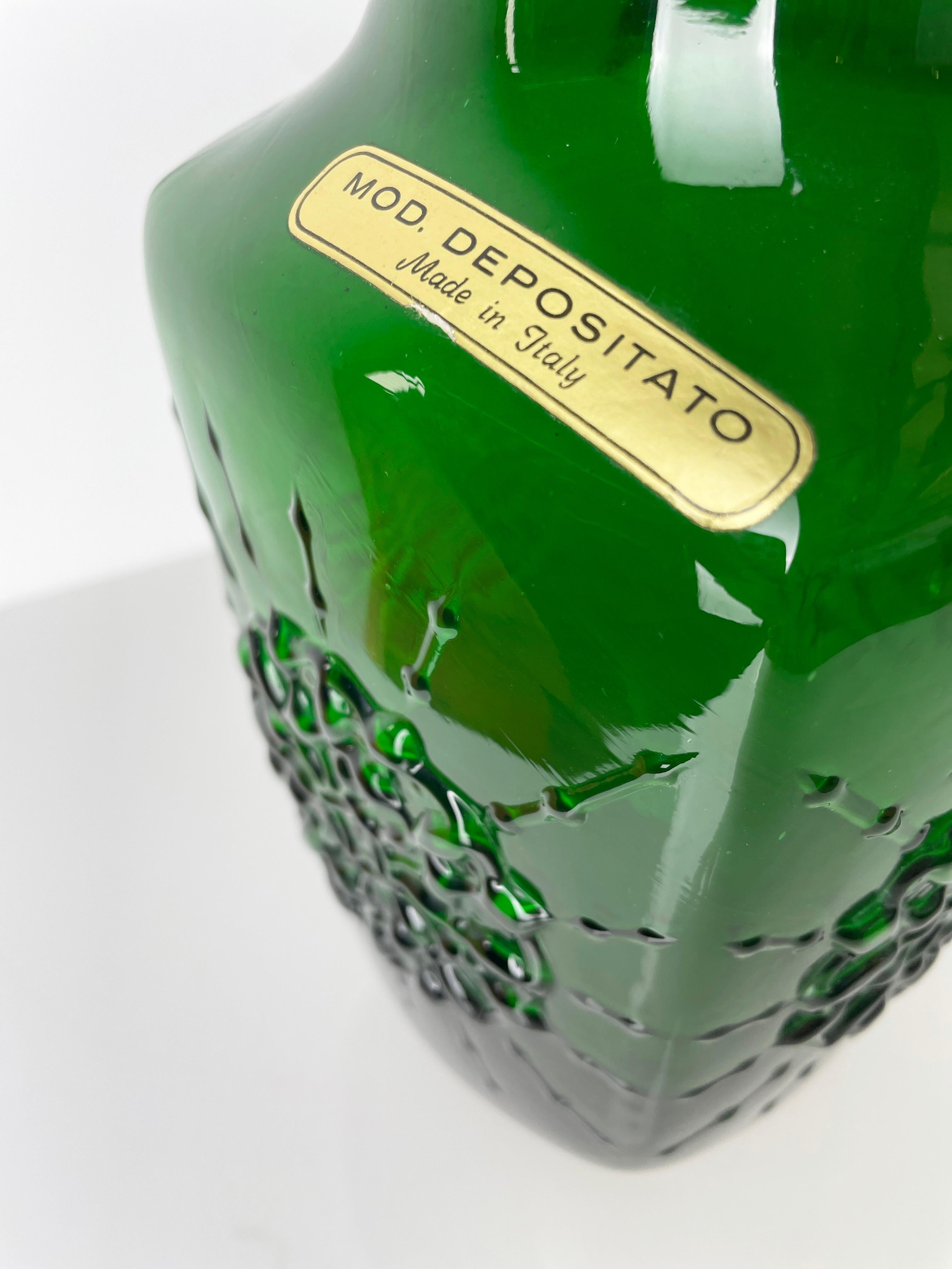 1960's Lavorazione A Mano, Italy emerald green glass vase For Sale 5
