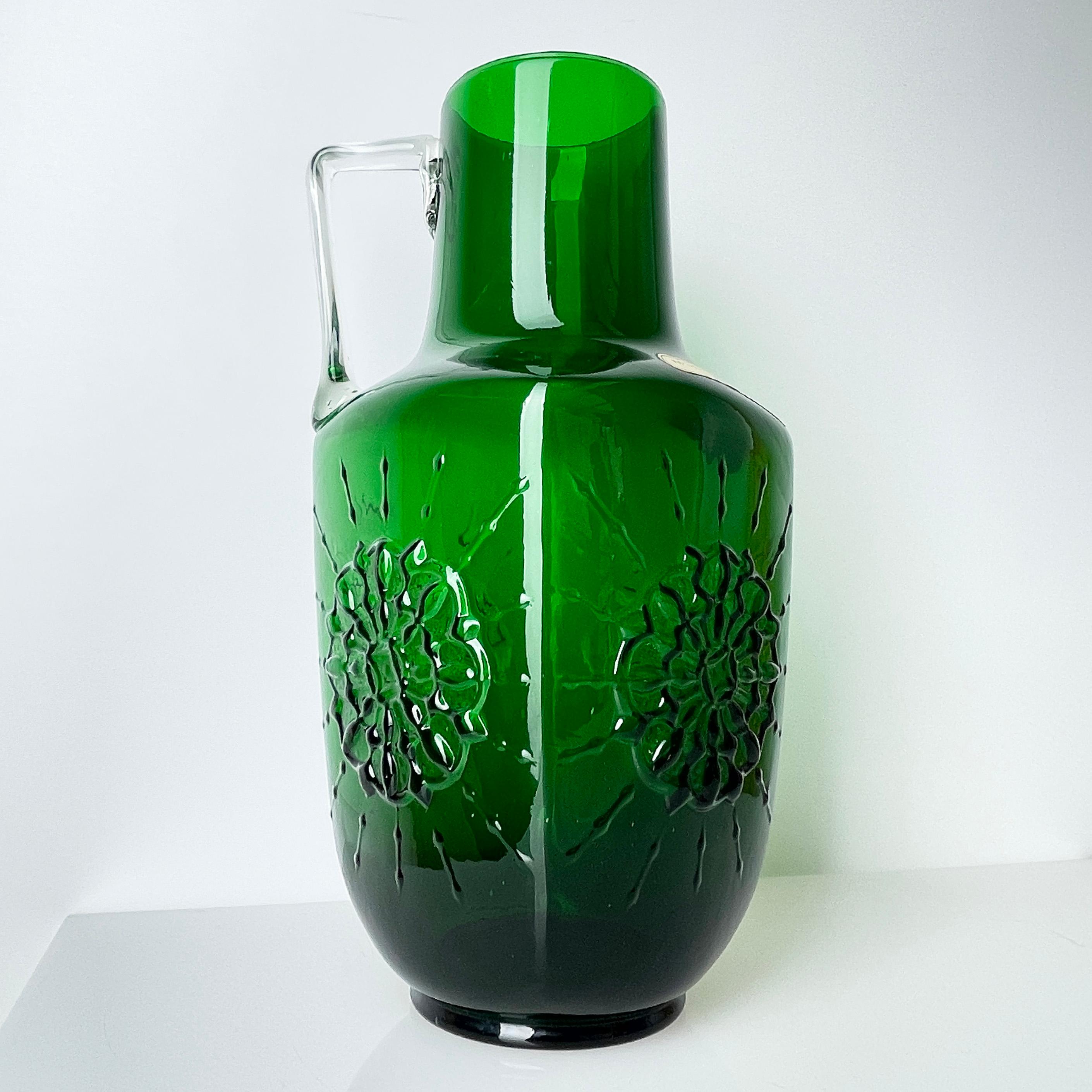 Mid-Century Modern 1960's Lavorazione A Mano, Italy emerald green glass vase For Sale
