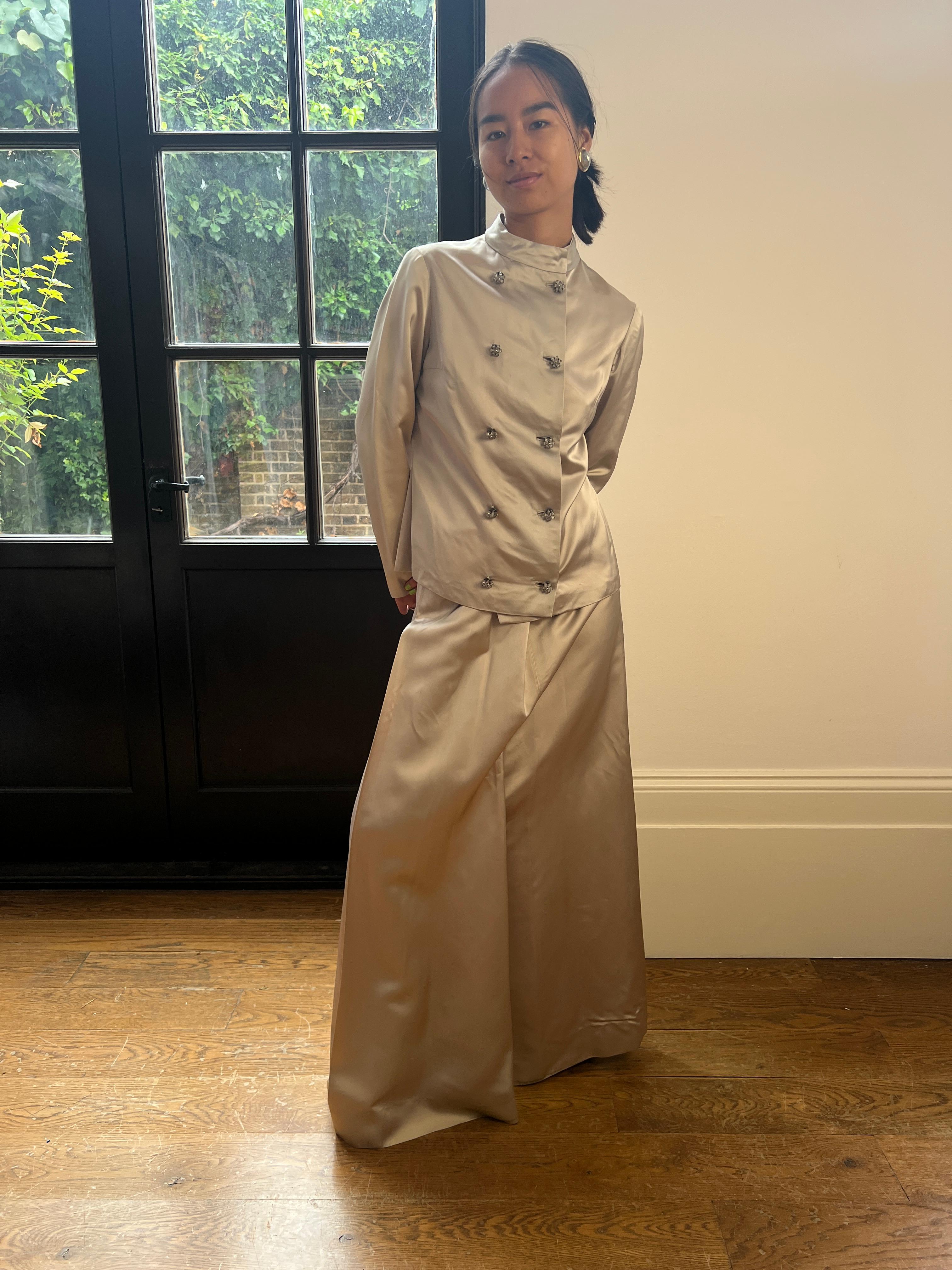 Abito con gonna in raso Leane Terreau French Couture del 1960 in vendita 2