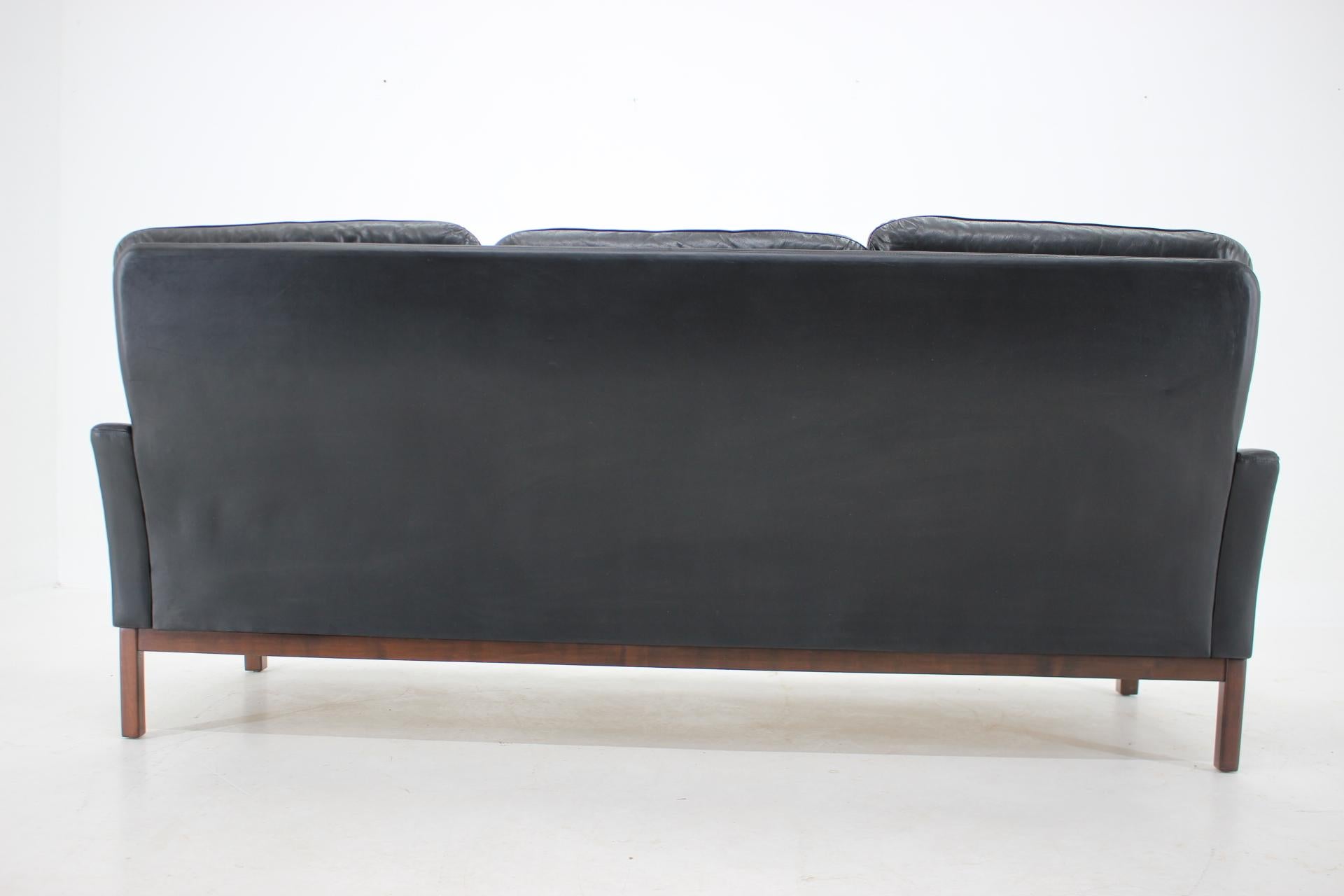 1960s Leather 3-Seater Scandinavian Sofa In Good Condition In Praha, CZ