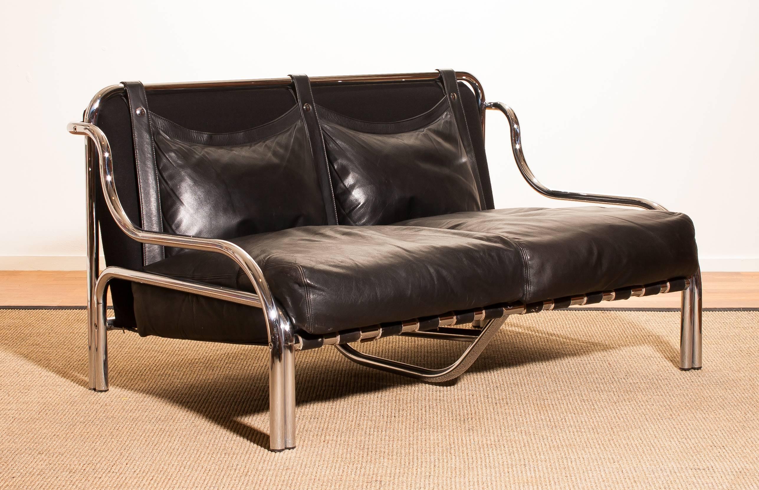 1960s, Leather and Chrome Lounge Sofa by Gae Aulenti for Poltronova In Excellent Condition In Silvolde, Gelderland