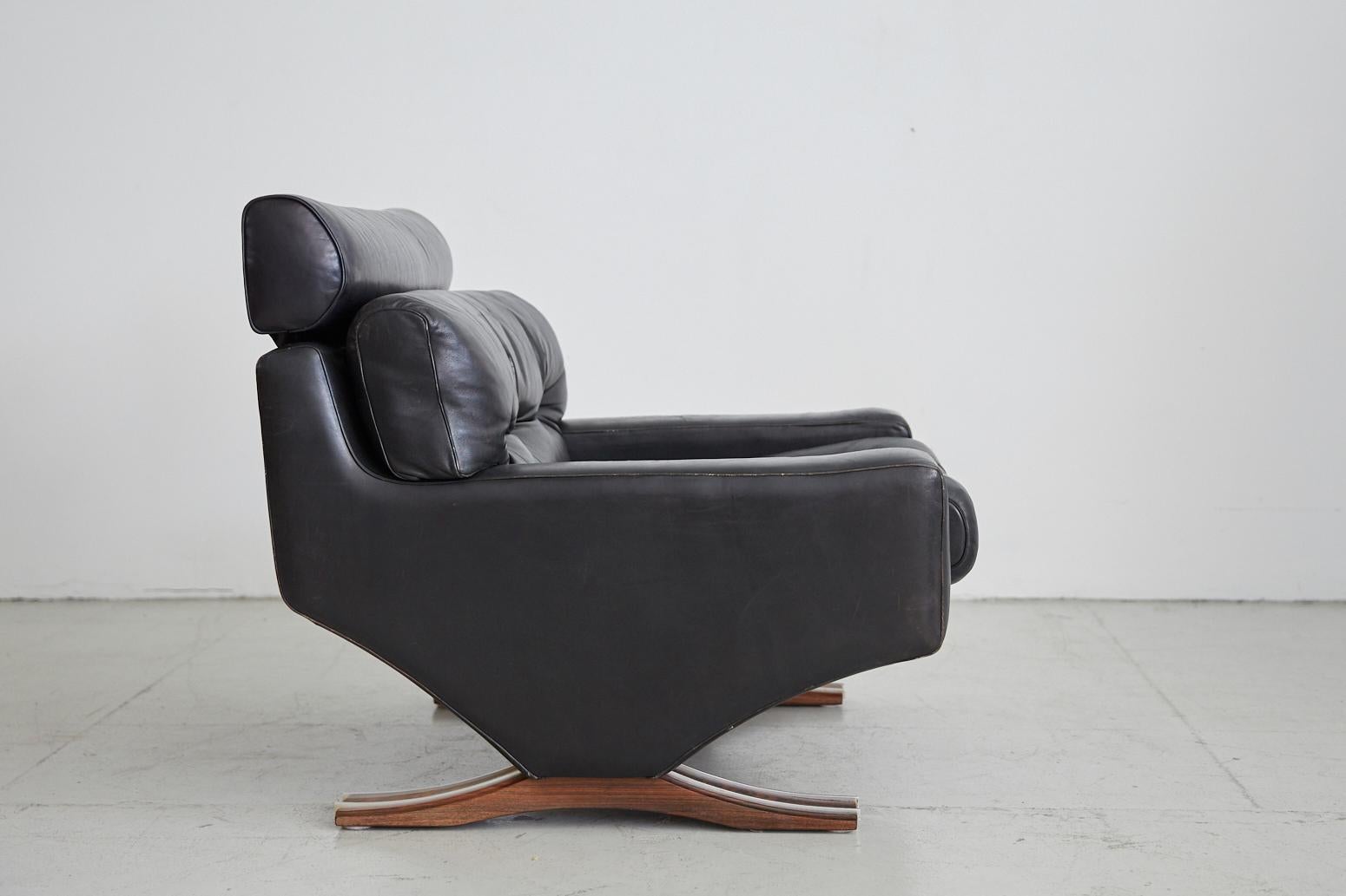 Italian 1960s Leather Armchair with Rosewood