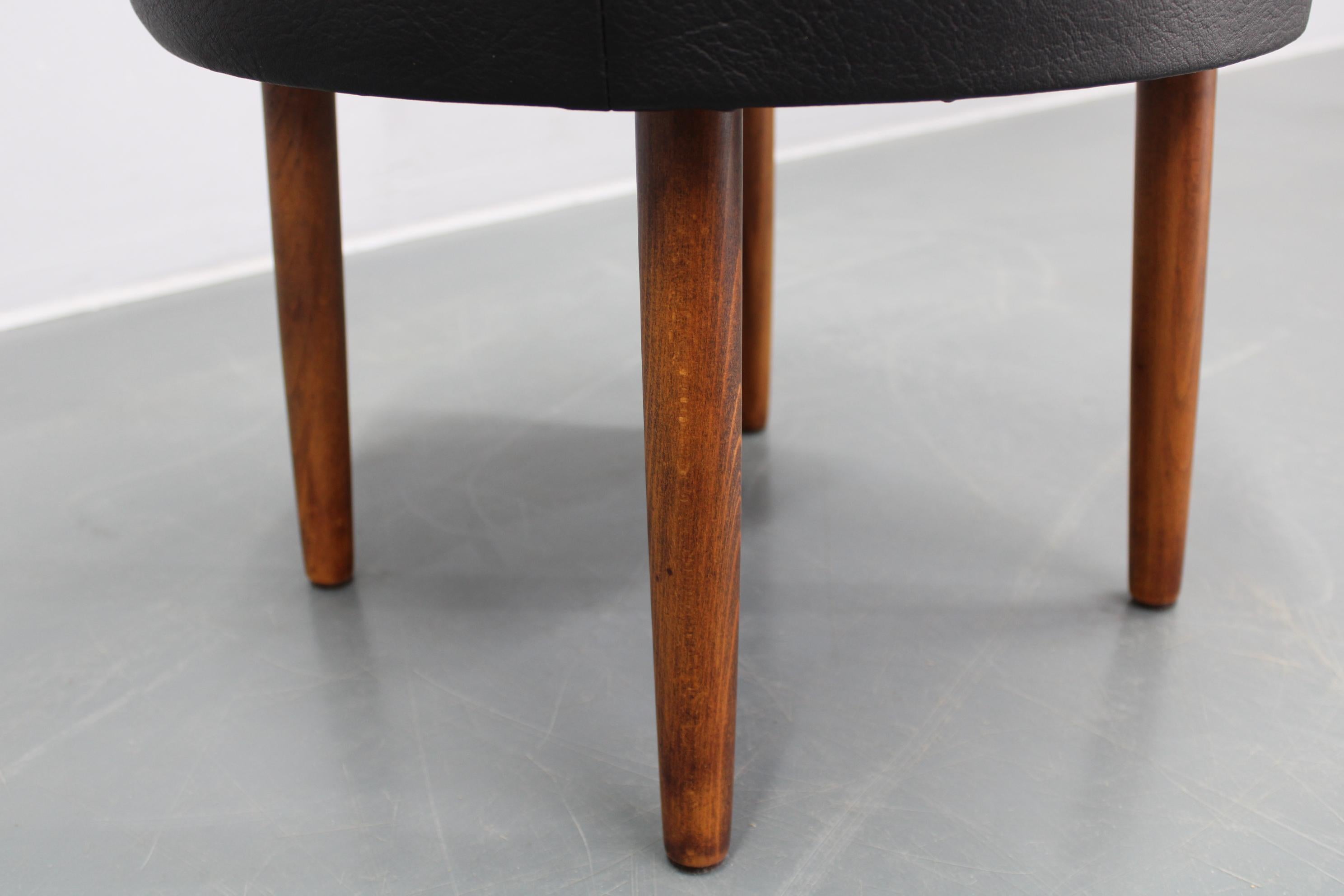 Milieu du XXe siècle Tabouret danois en cuir des années 1960 en vente