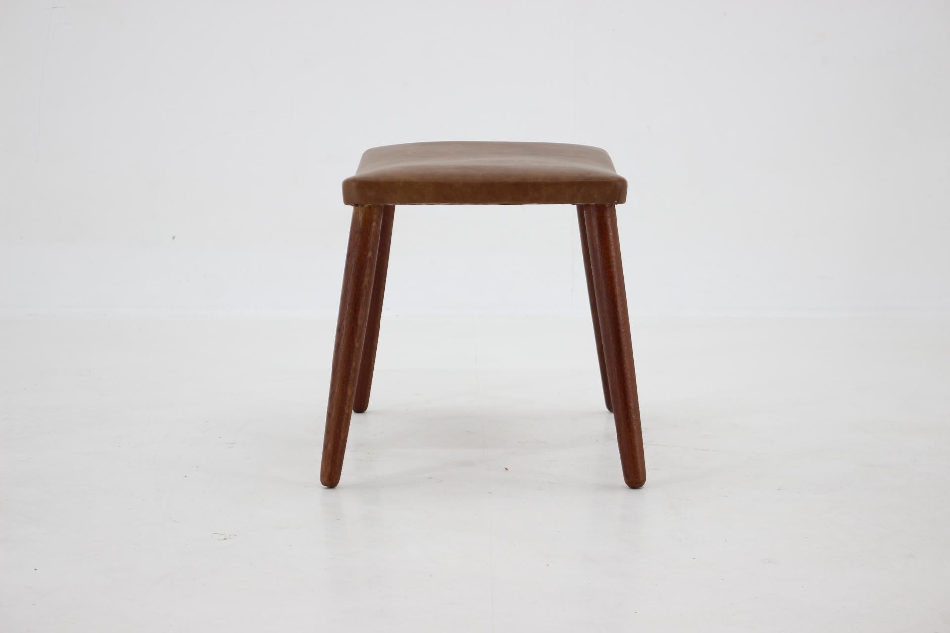 1960s Leather Stool, Denmark In Good Condition For Sale In Praha, CZ