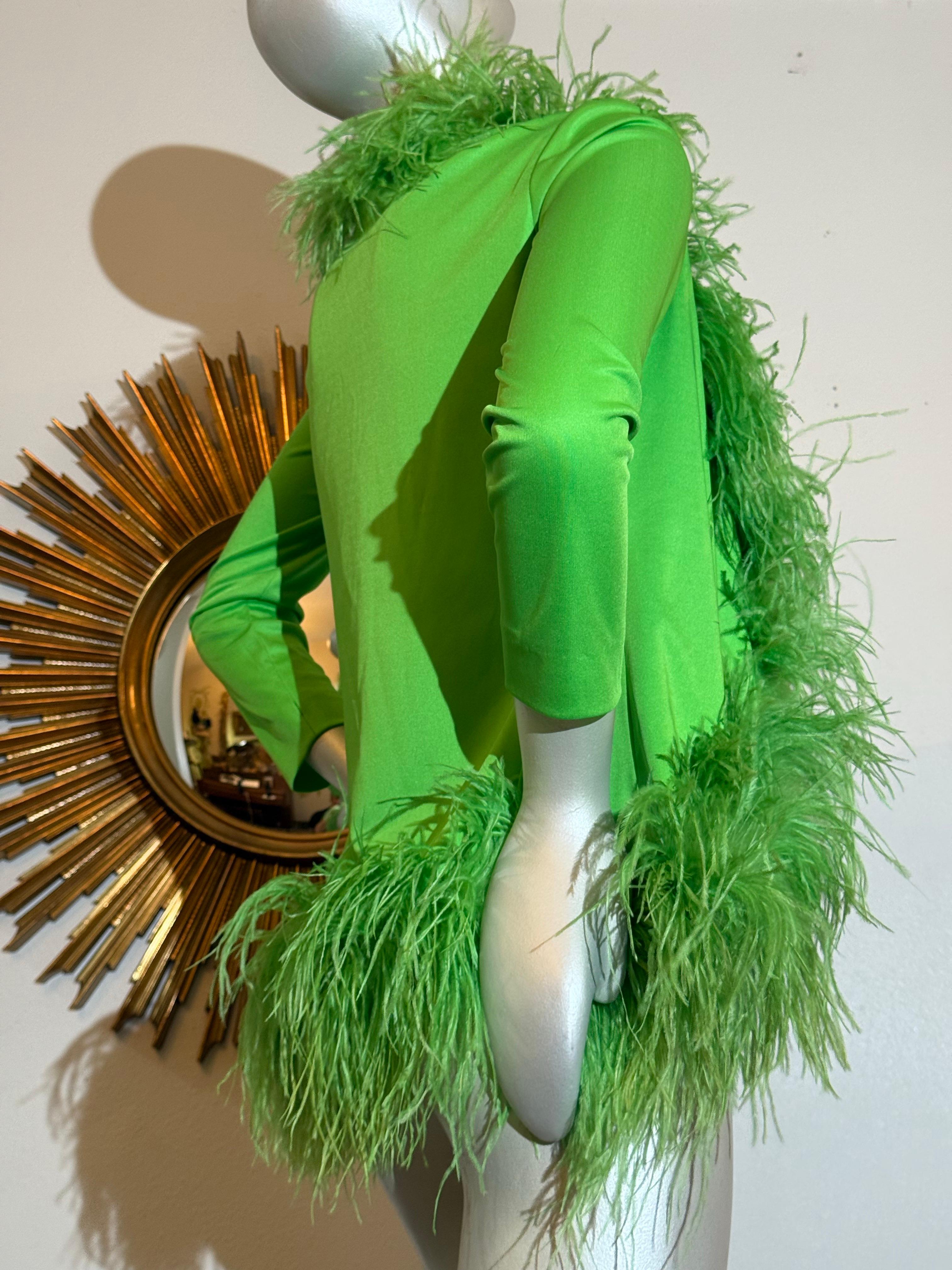 Donna Leo Narducci, anni '60, giacca in maglia Greene & Greene, con rifiniture in piume di struzzo. in vendita