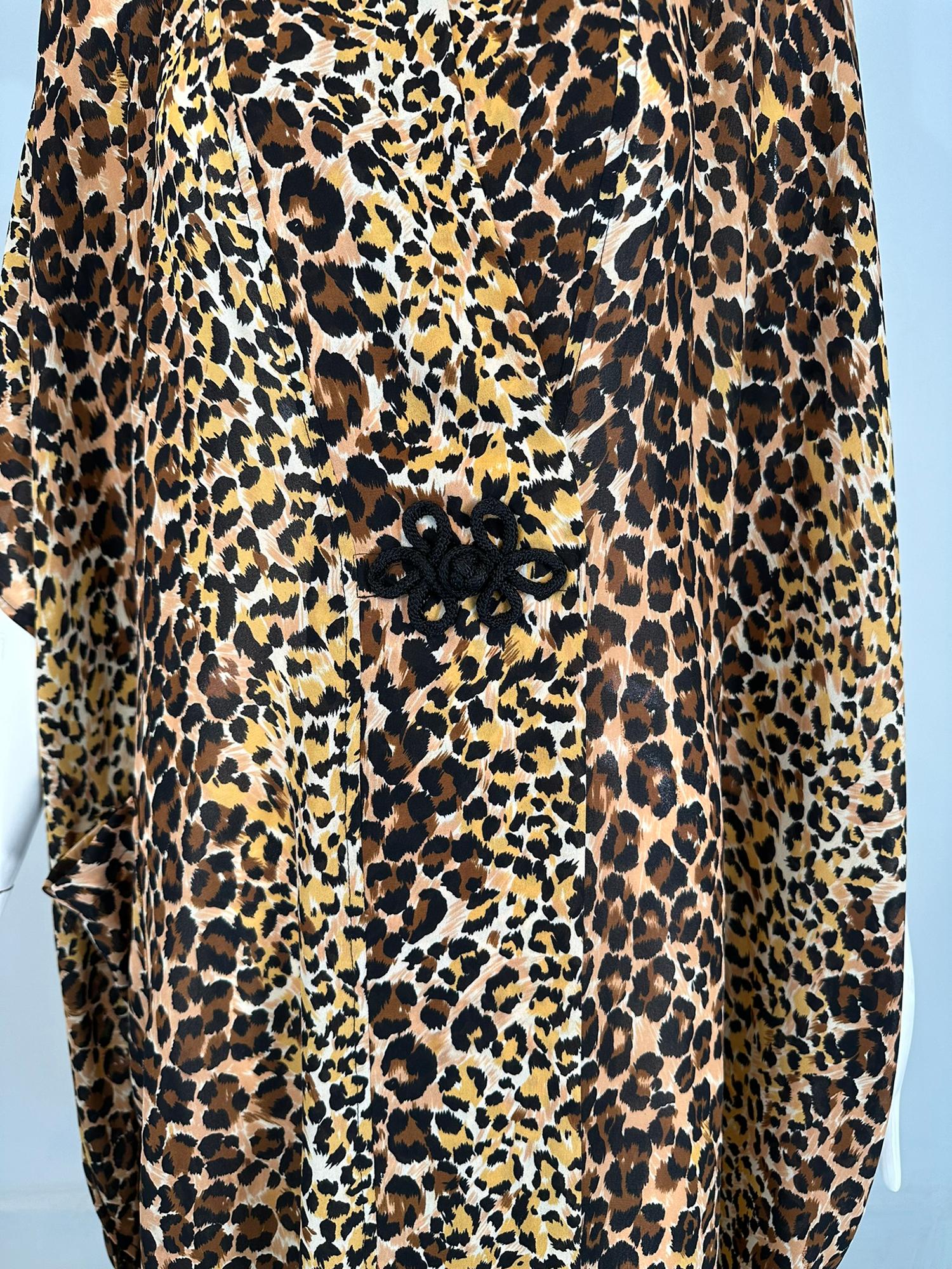1960s Leopard Pint Crepe Caftan Robe by Marjorie Ellin Inc.  For Sale 7