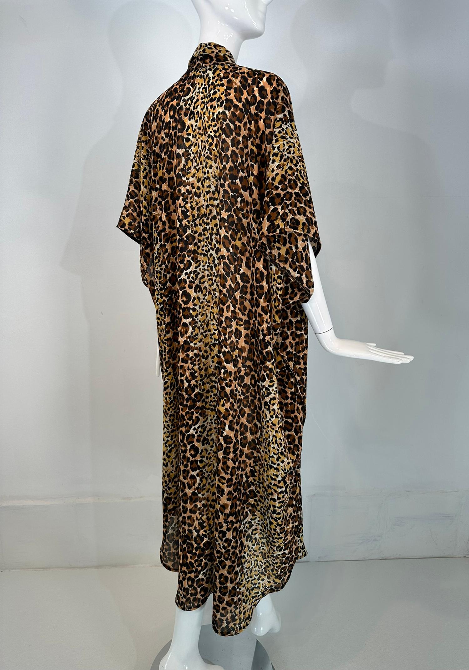 1960s Leopard Pint Crepe Caftan Robe by Marjorie Ellin Inc.  For Sale 3