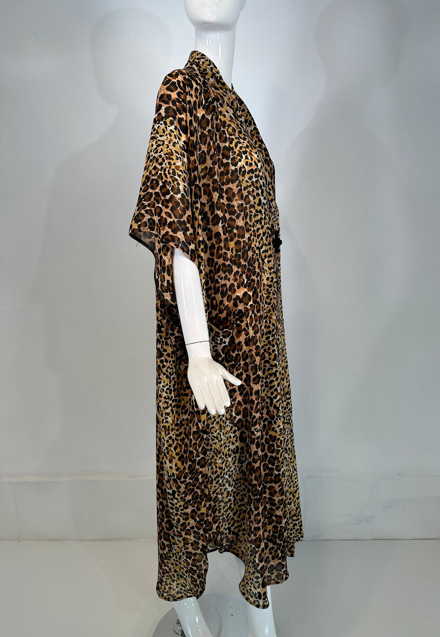 1960s Leopard Pint Crepe Caftan Robe by Marjorie Ellin Inc.  For Sale 5