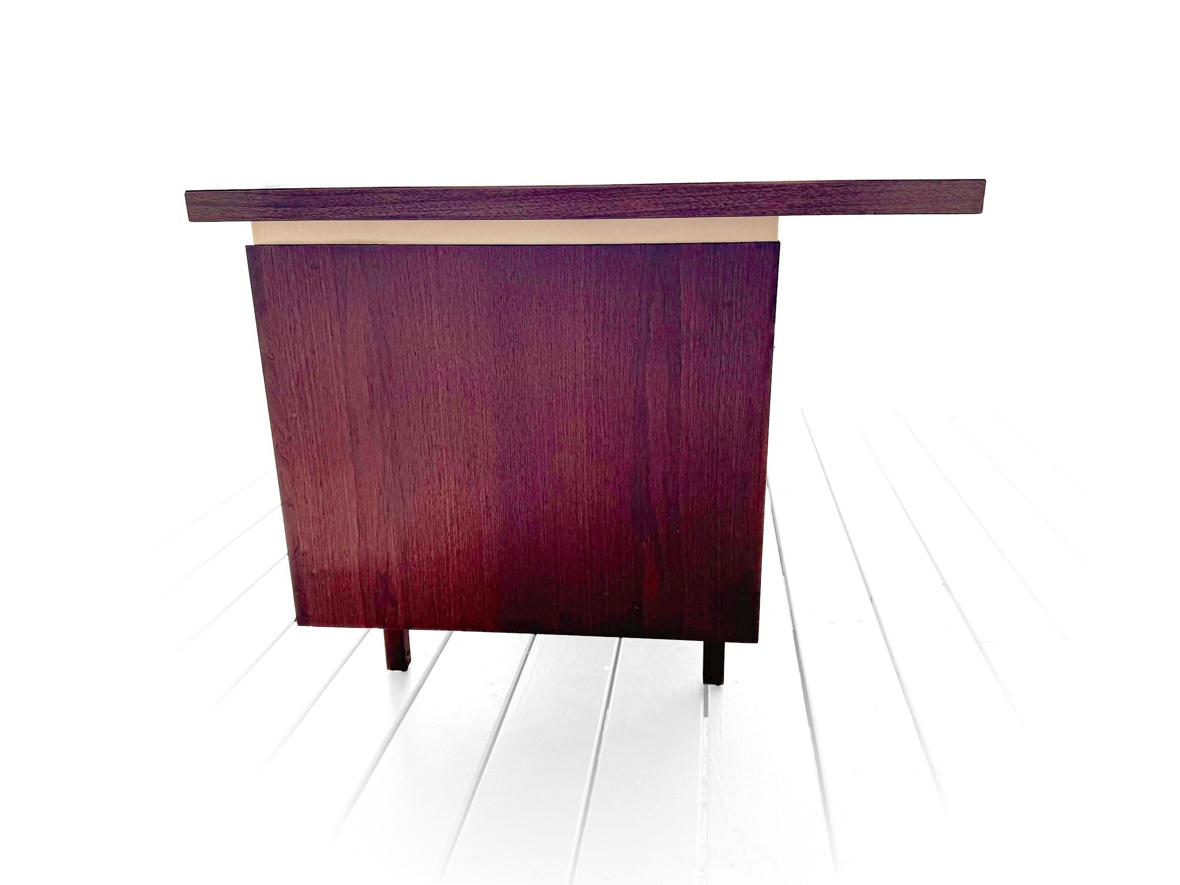 1960s Leopold Mid Century Modern Walnut Executive Desk In Good Condition For Sale In Portland, OR